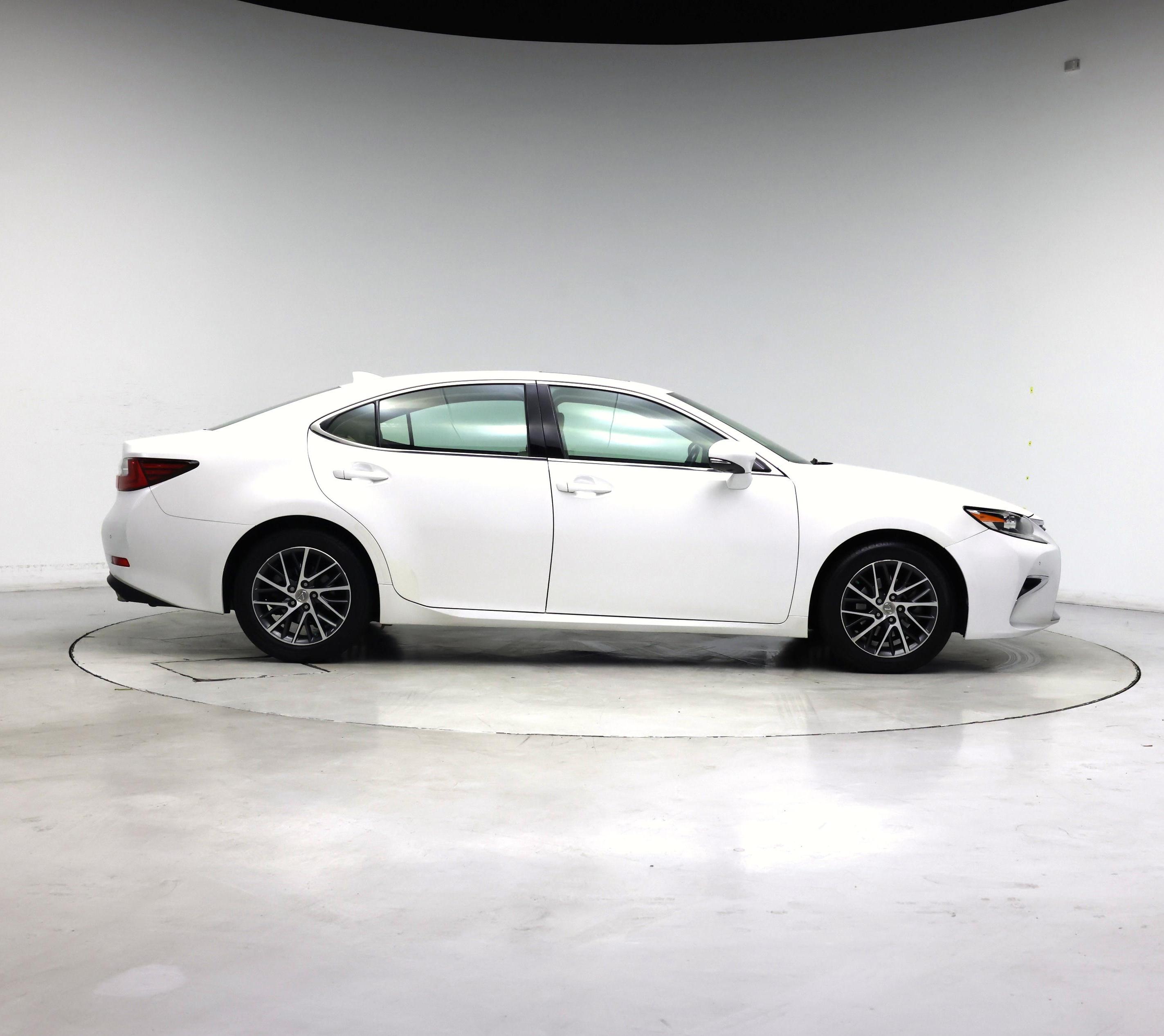 Thumbnail: 2018 Lexus ES - 7