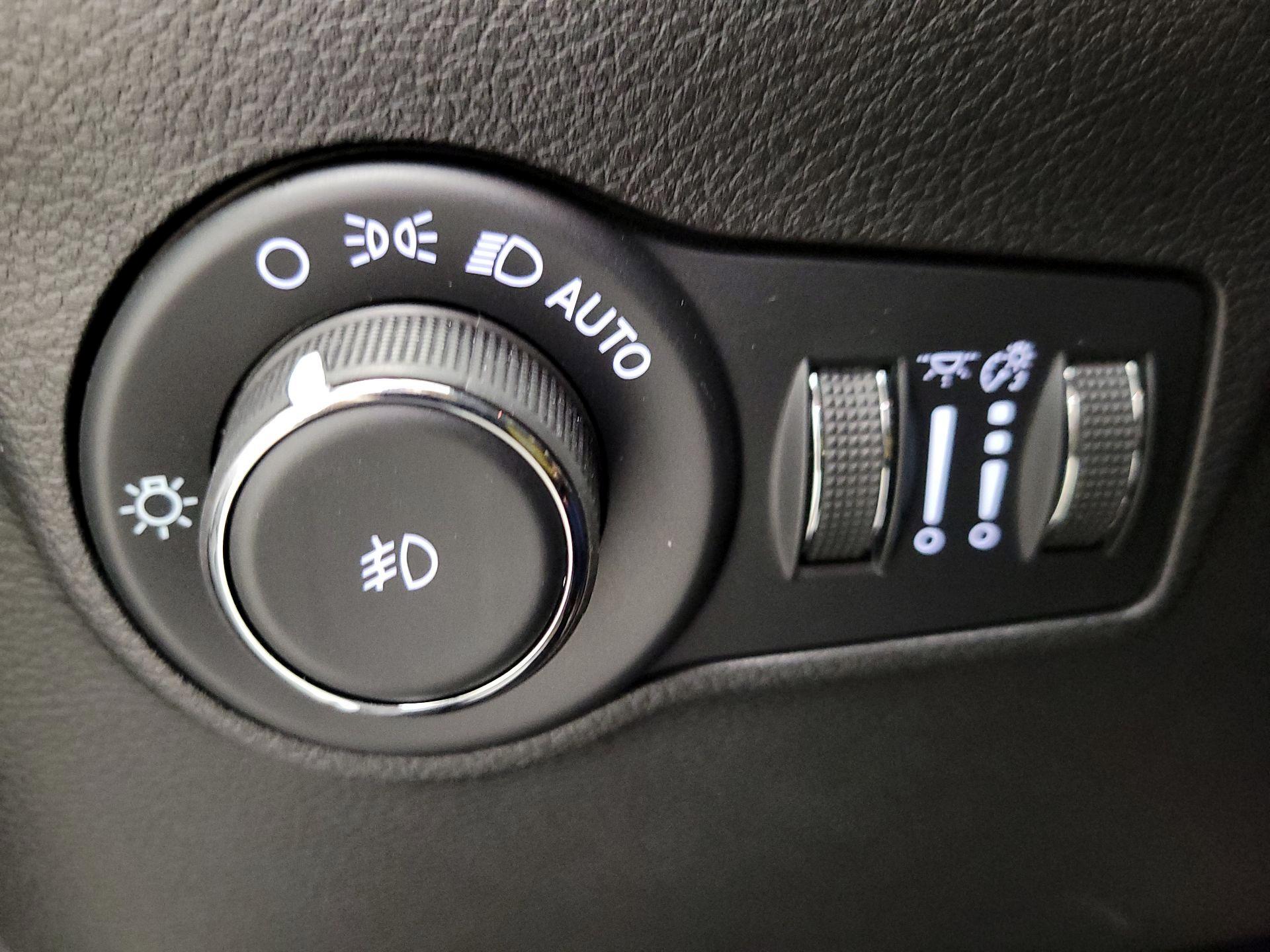Thumbnail: 2023 Jeep Compass - 13