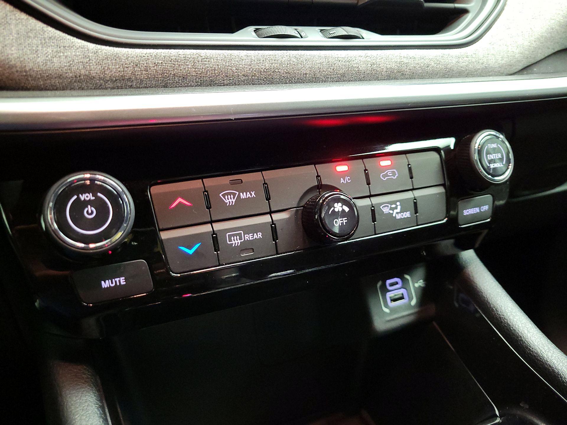 Thumbnail: 2023 Jeep Compass - 16