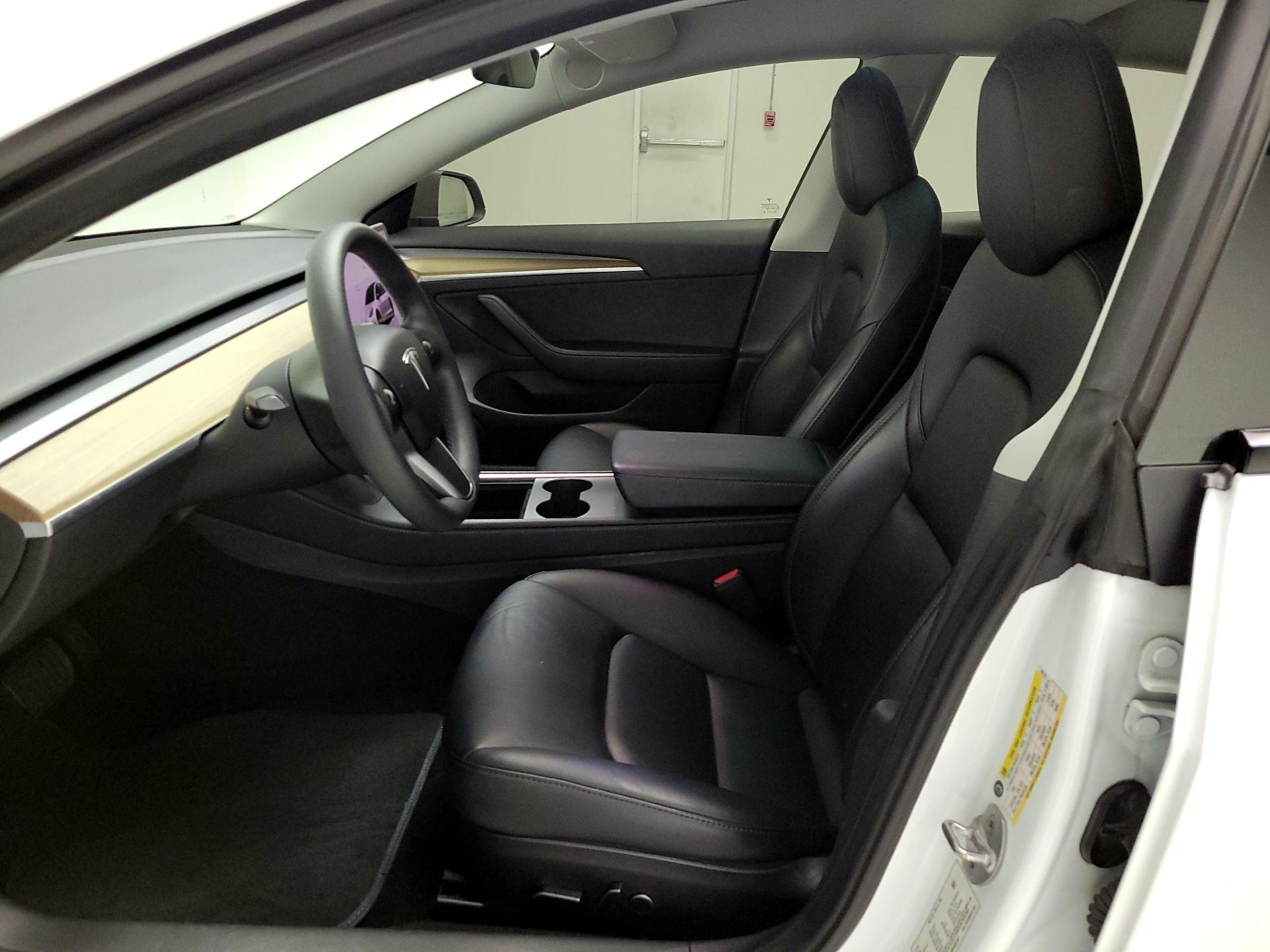 Thumbnail: 2023 Tesla Model 3 - 11