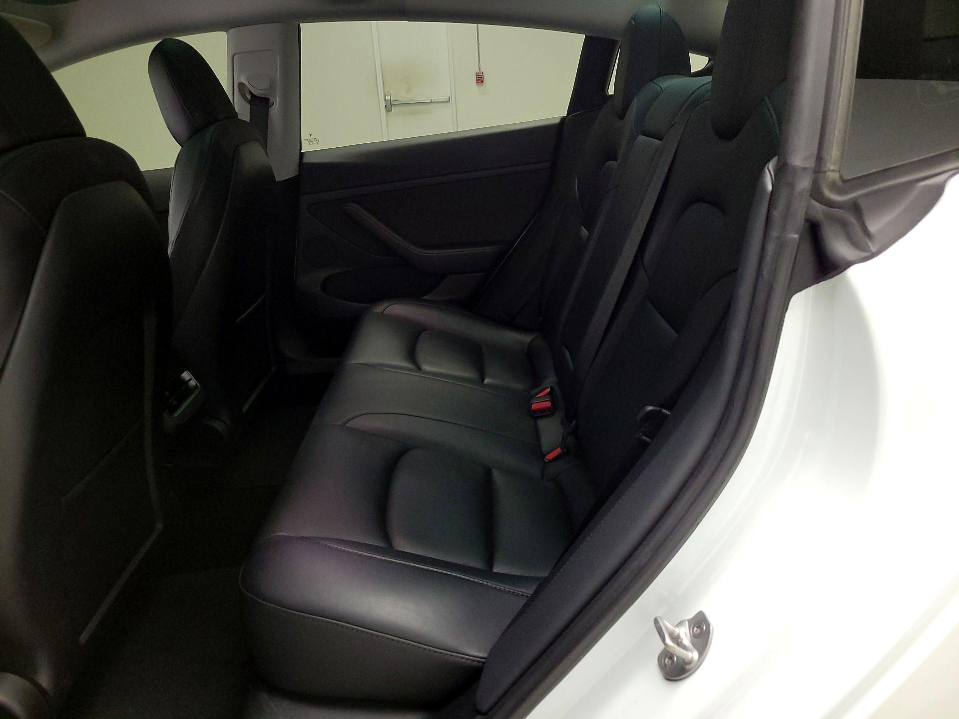 Thumbnail: 2023 Tesla Model 3 - 19