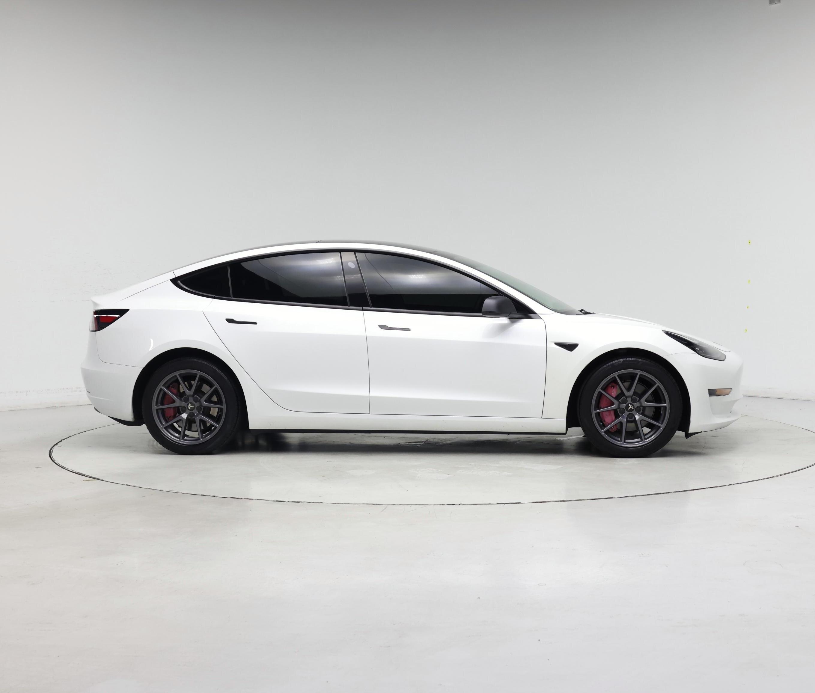 Thumbnail: 2023 Tesla Model 3 - 7