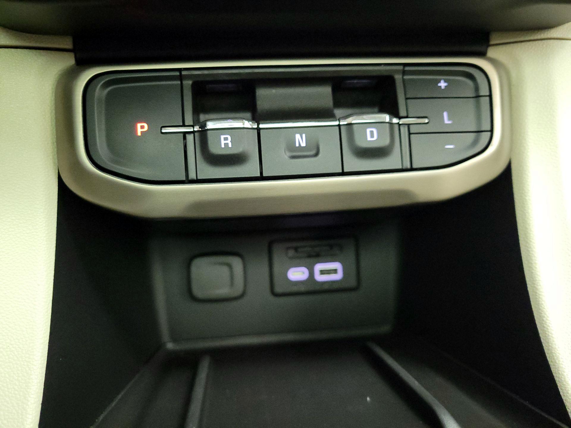 Thumbnail: 2023 GMC Acadia - 18