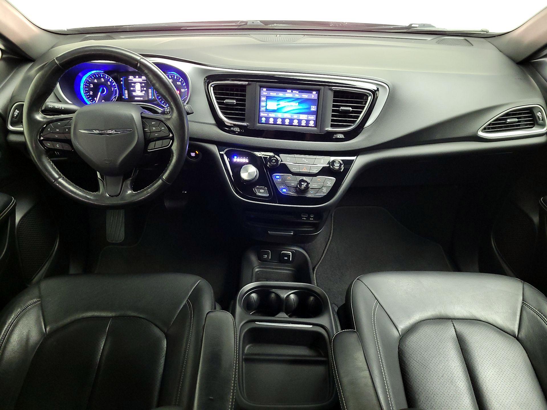 Thumbnail: 2020 Chrysler Pacifica - 9