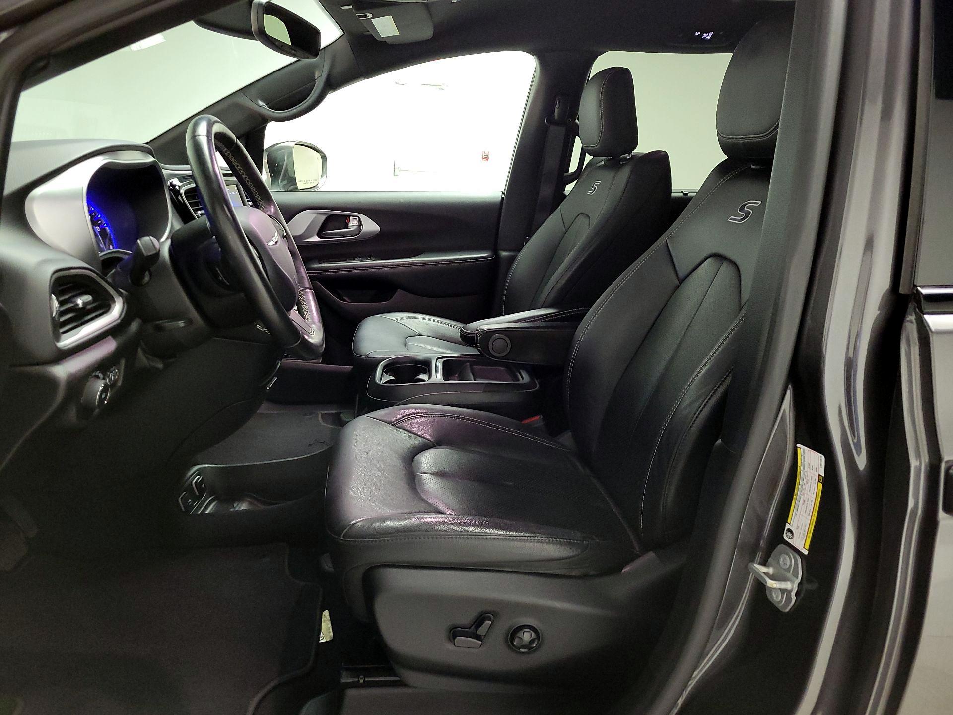 Thumbnail: 2020 Chrysler Pacifica - 11