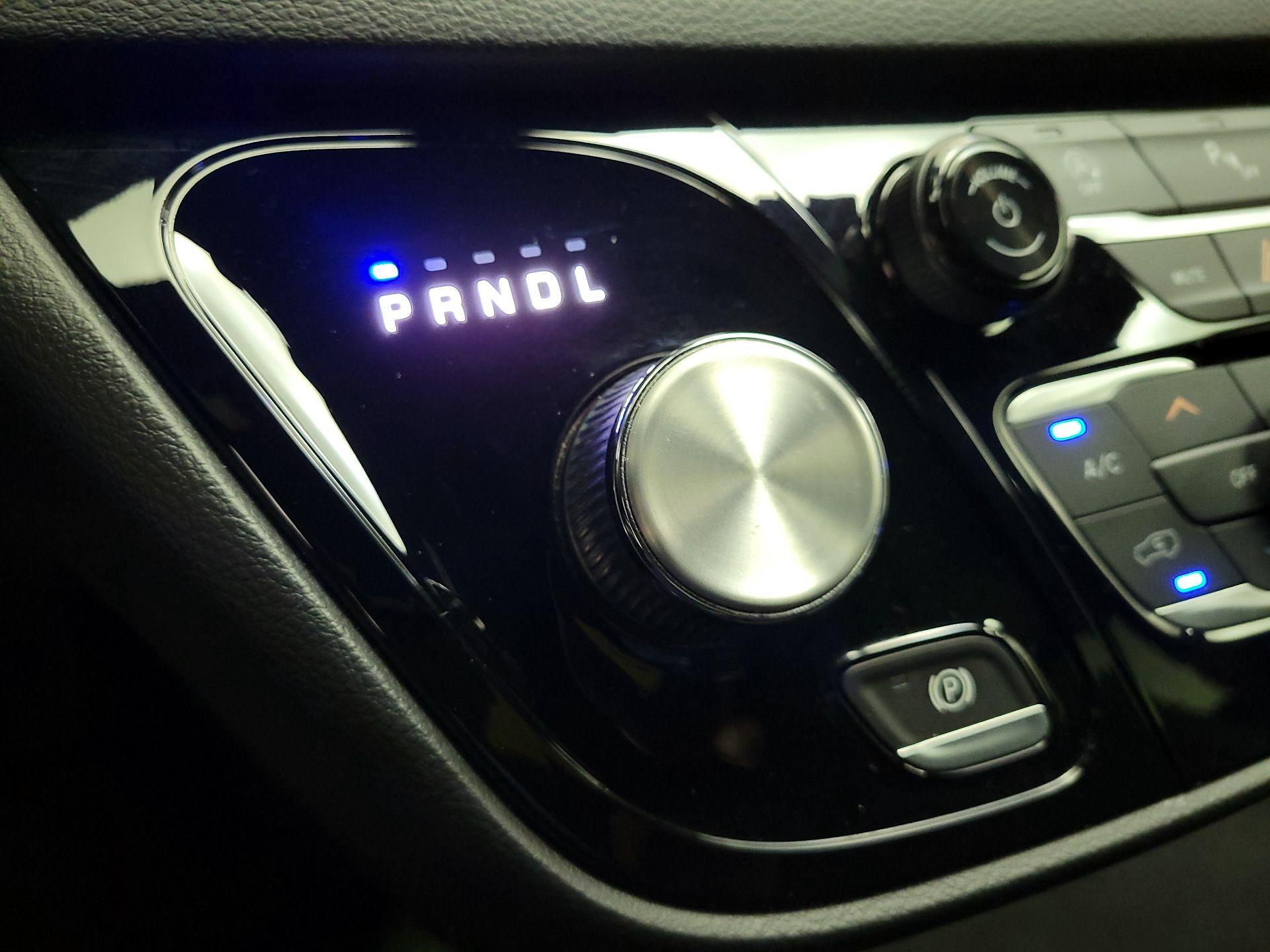 Thumbnail: 2020 Chrysler Pacifica - 17