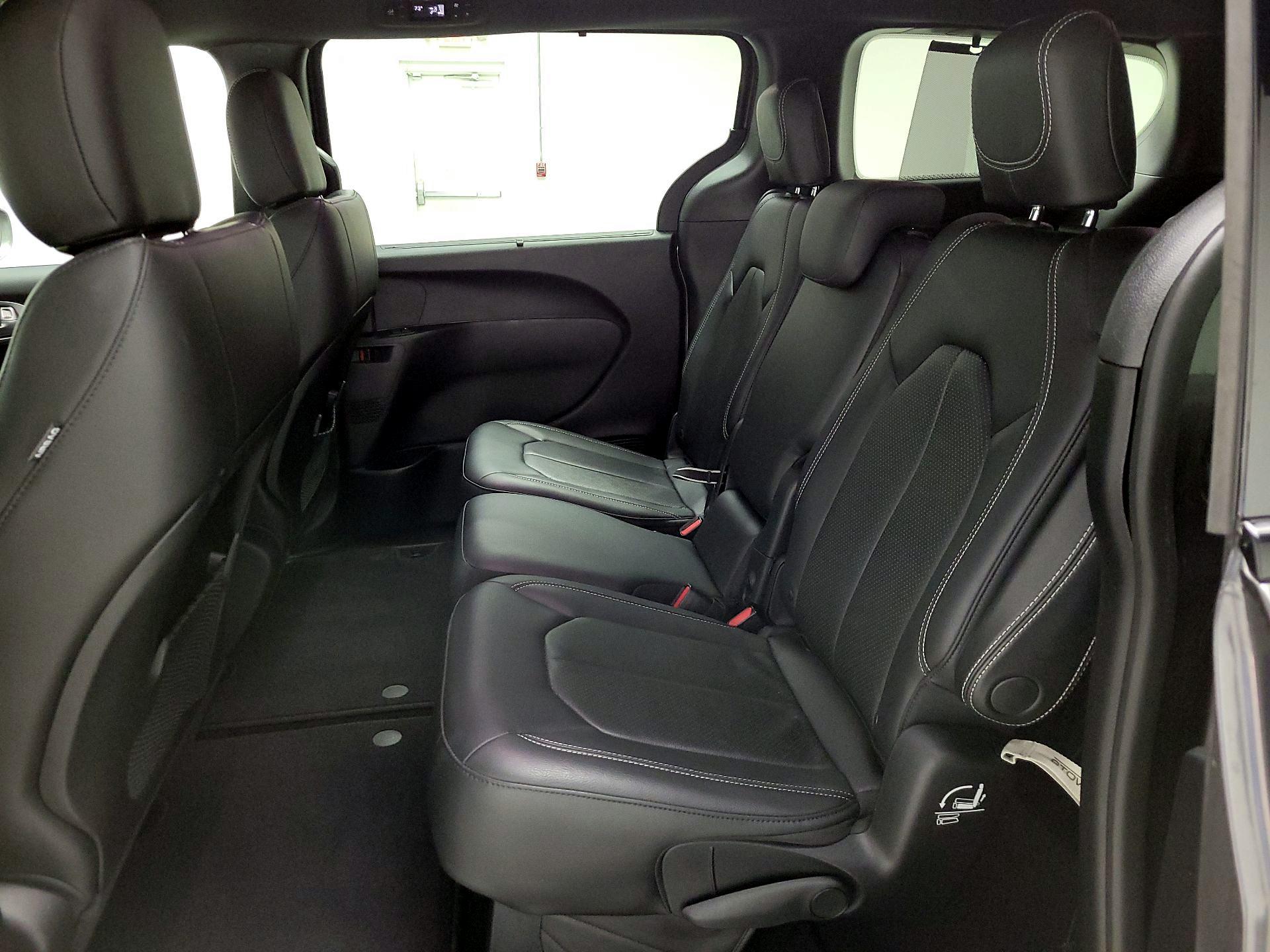 Thumbnail: 2020 Chrysler Pacifica - 19