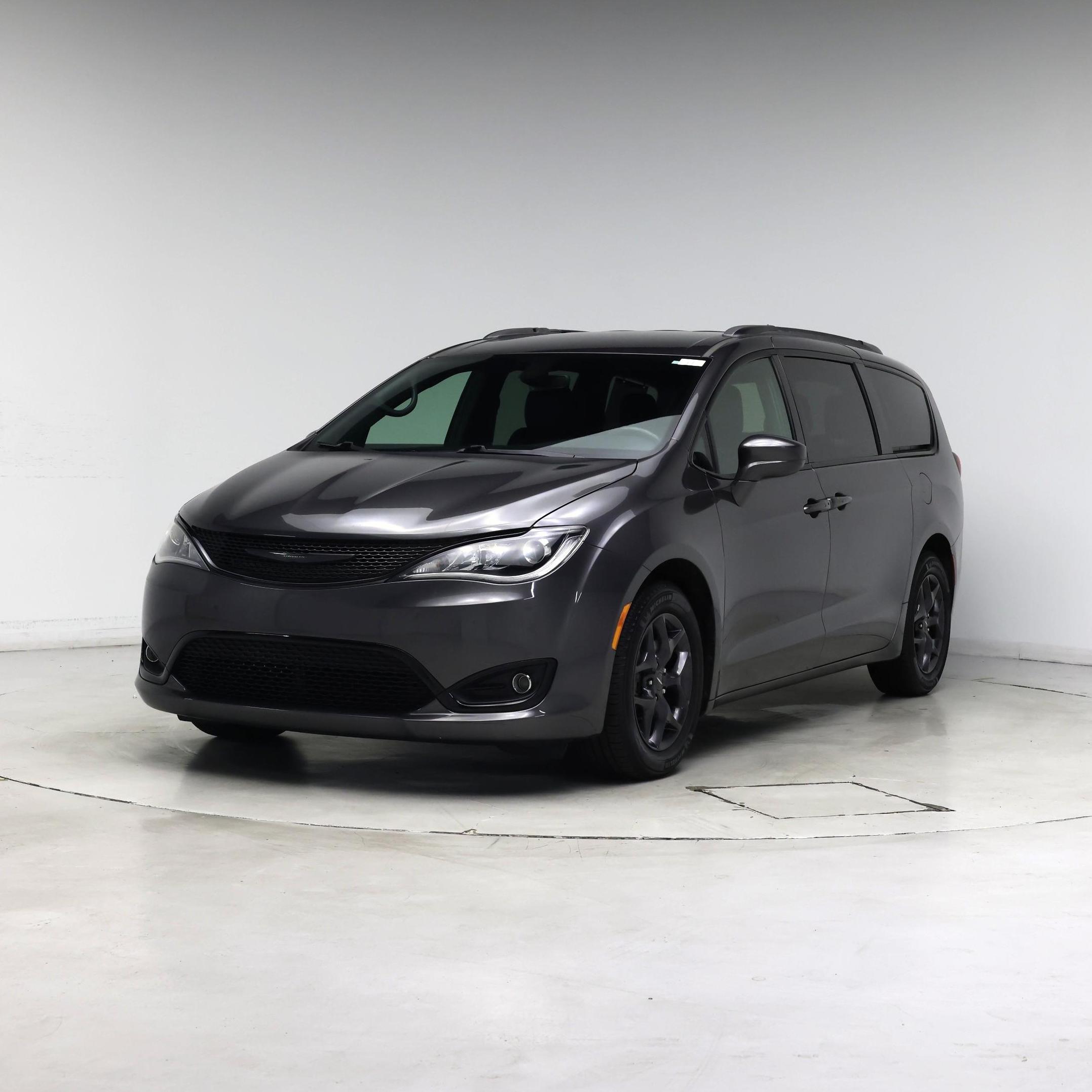 Thumbnail: 2020 Chrysler Pacifica - 4