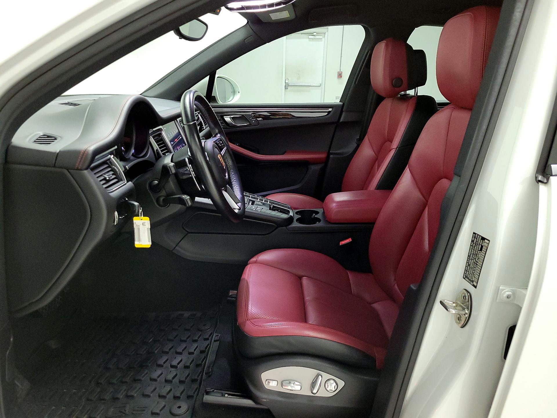 Thumbnail: 2018 Porsche Macan - 11