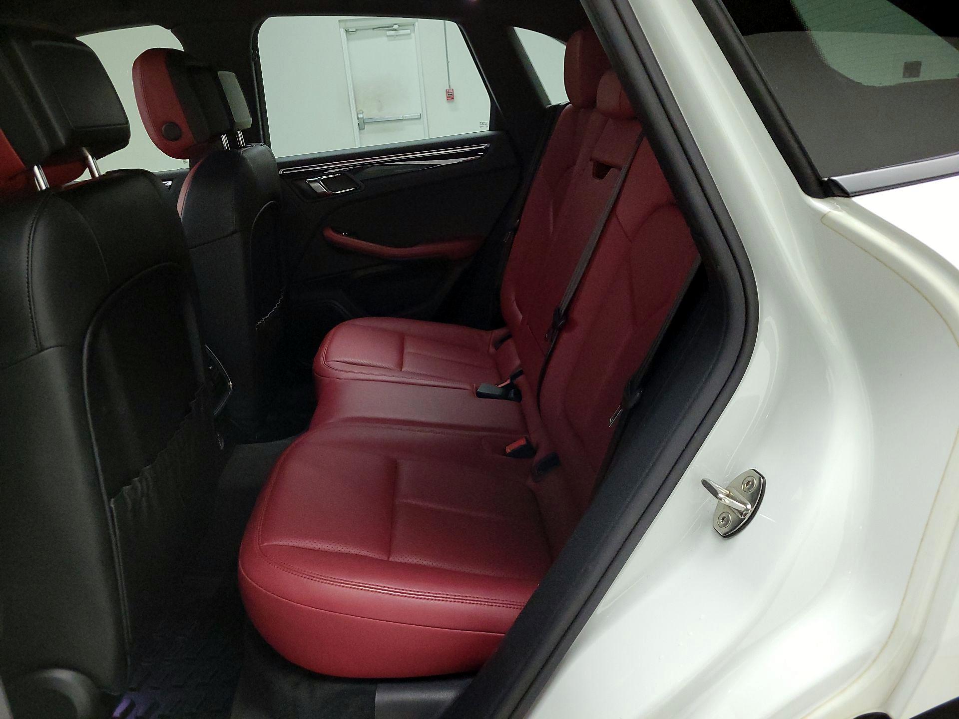 Thumbnail: 2018 Porsche Macan - 19