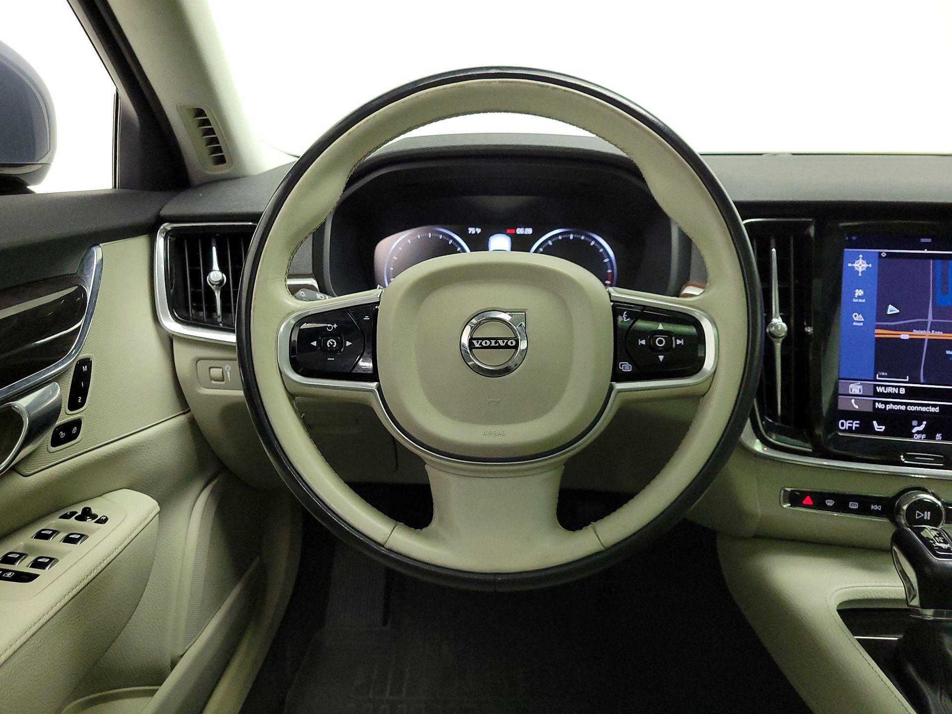 Thumbnail: 2018 Volvo S90 - 10