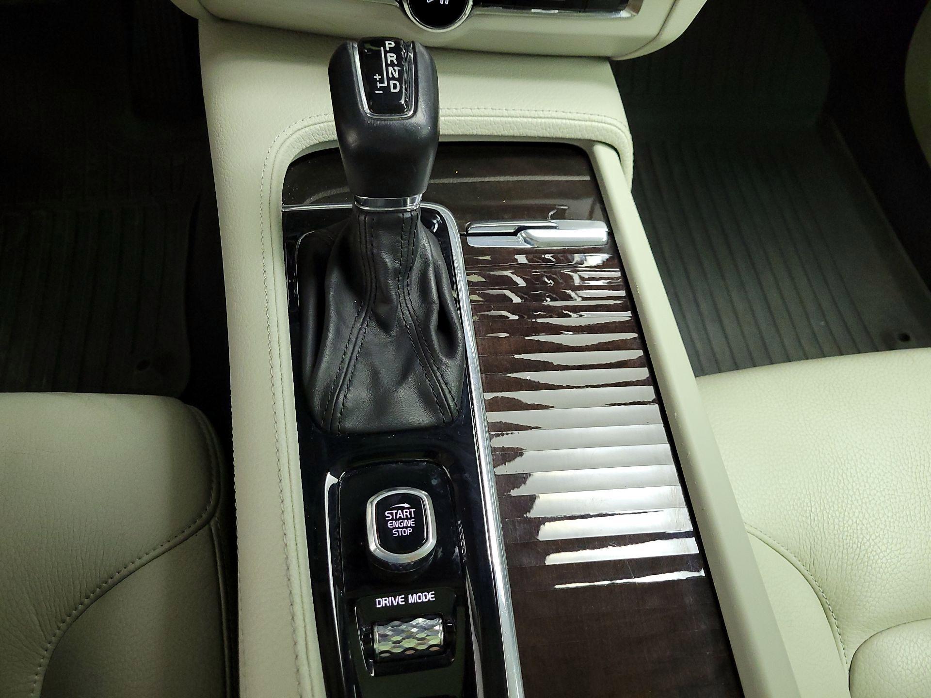 Thumbnail: 2018 Volvo S90 - 18