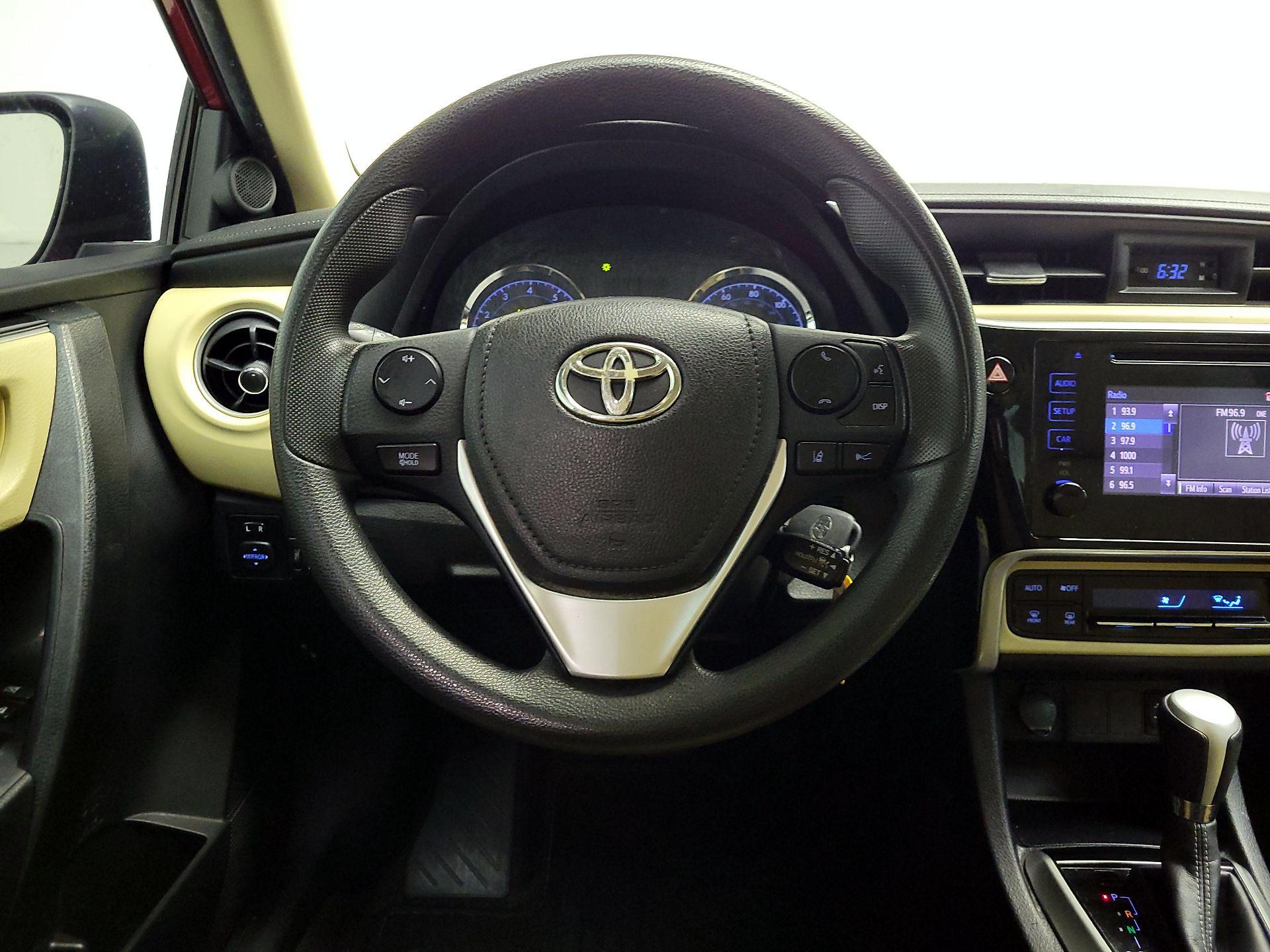 Thumbnail: 2017 Toyota Corolla - 10