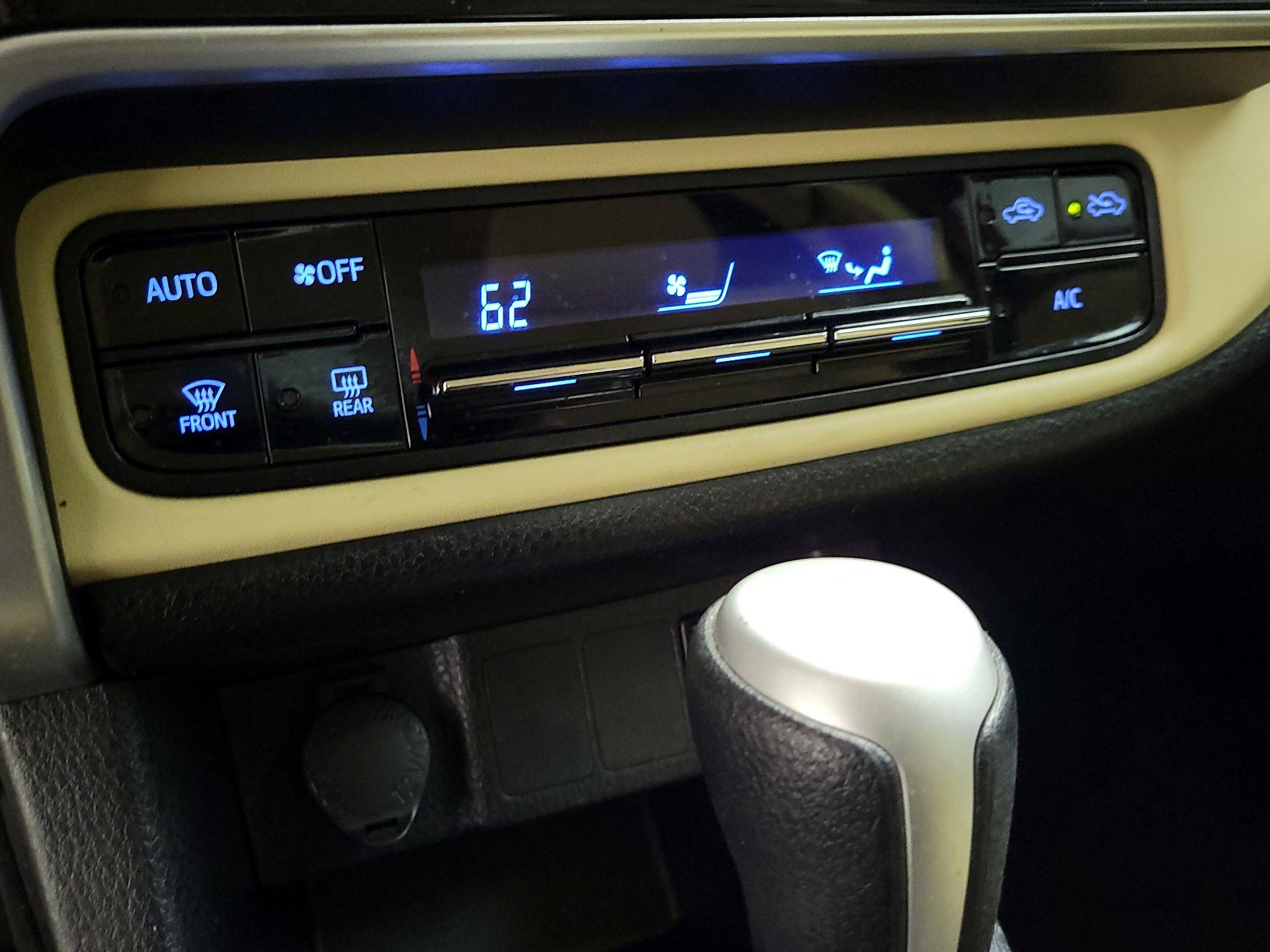 Thumbnail: 2017 Toyota Corolla - 16