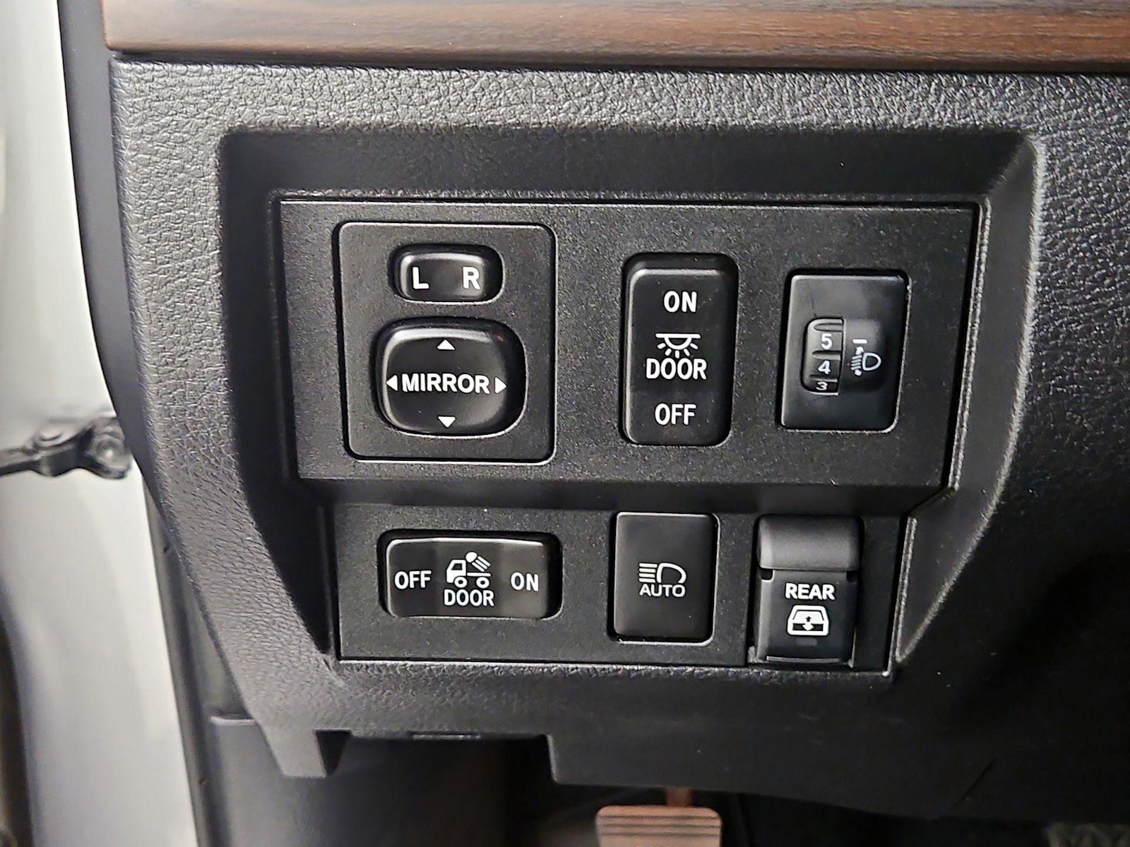 2021 Toyota Tundra Limited - Photo 14