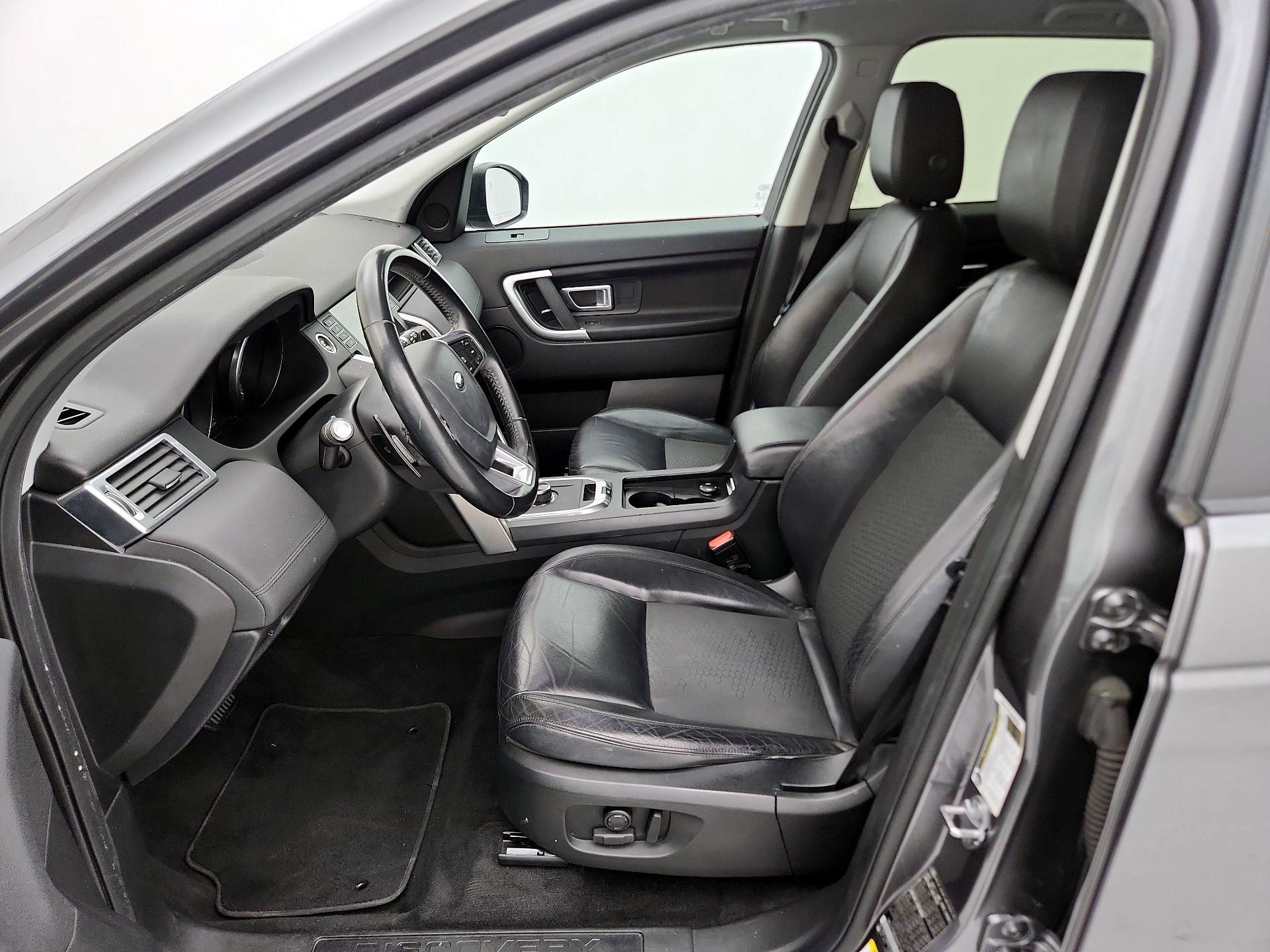 Thumbnail: 2017 Land Rover Discovery Sport - 11