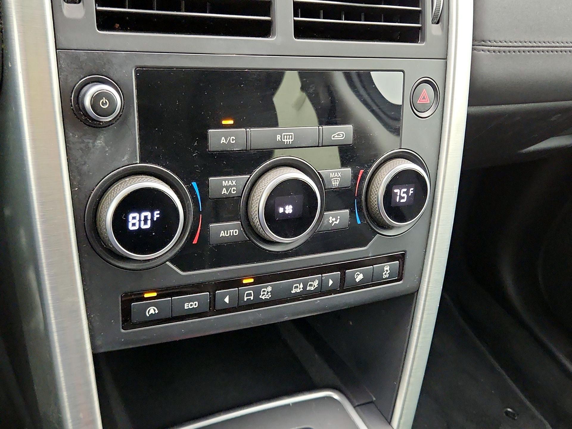 Thumbnail: 2017 Land Rover Discovery Sport - 16