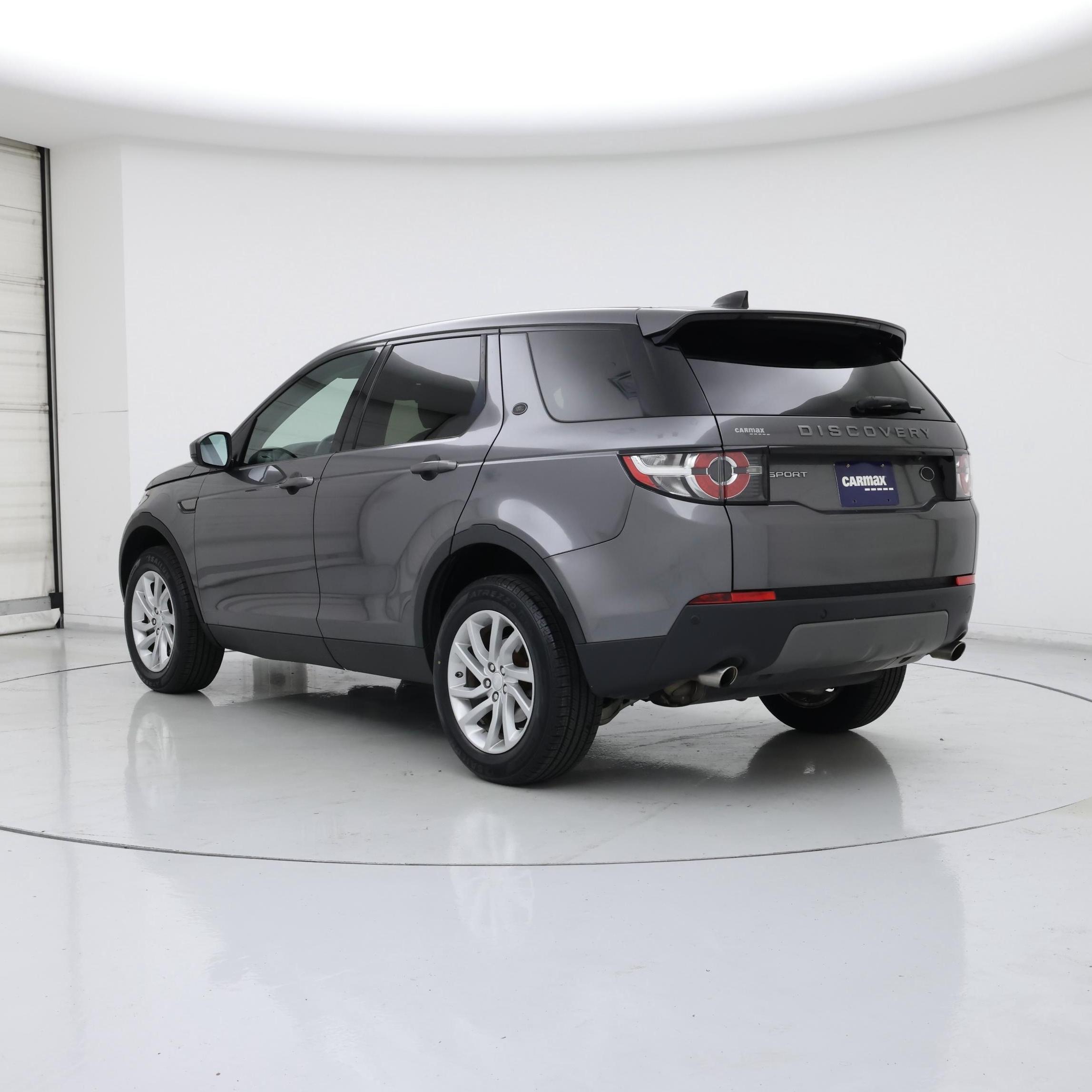 Thumbnail: 2017 Land Rover Discovery Sport - 2