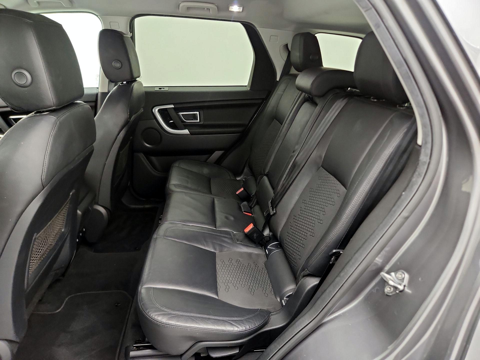 Thumbnail: 2017 Land Rover Discovery Sport - 19