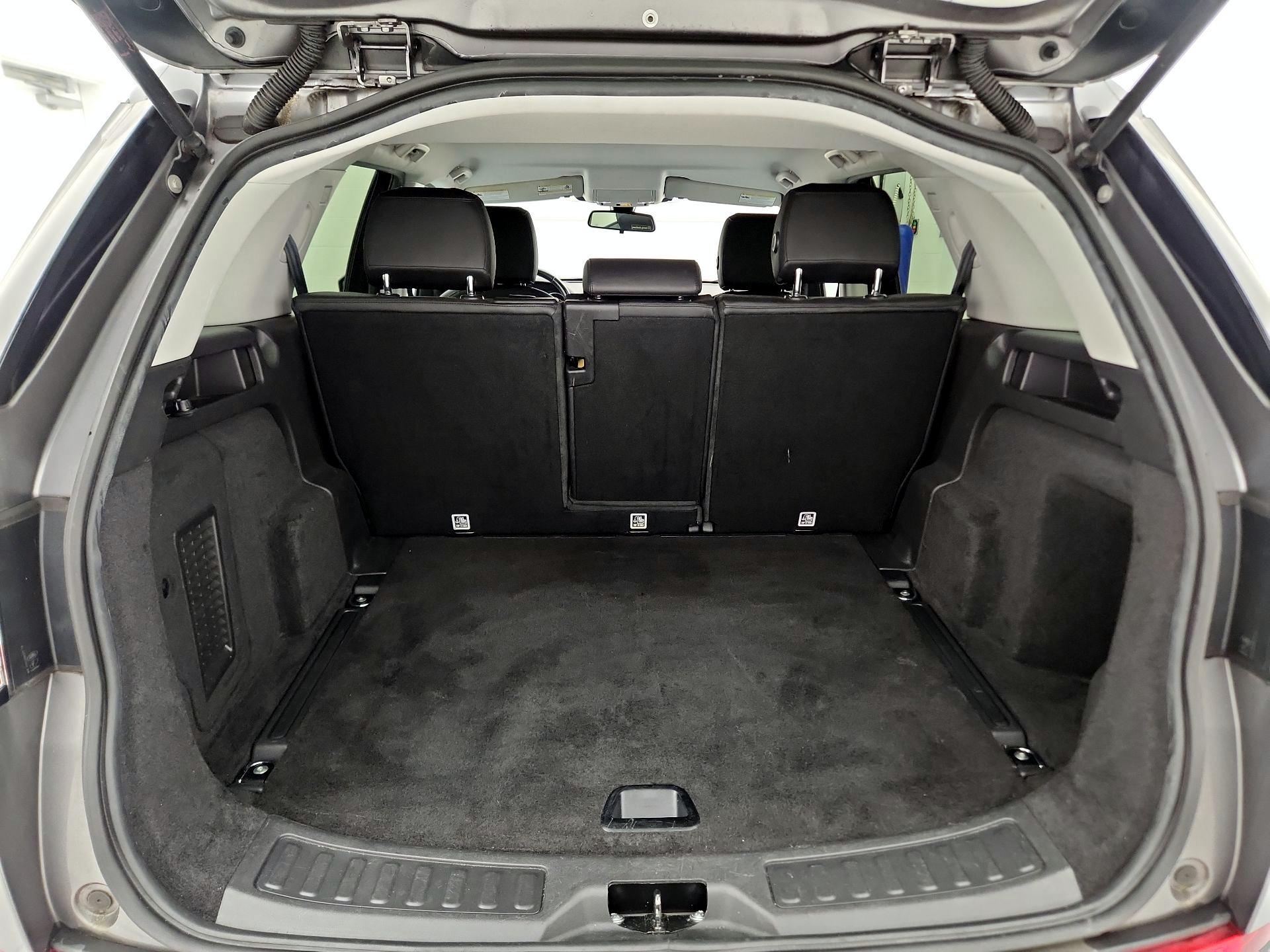 Thumbnail: 2017 Land Rover Discovery Sport - 20