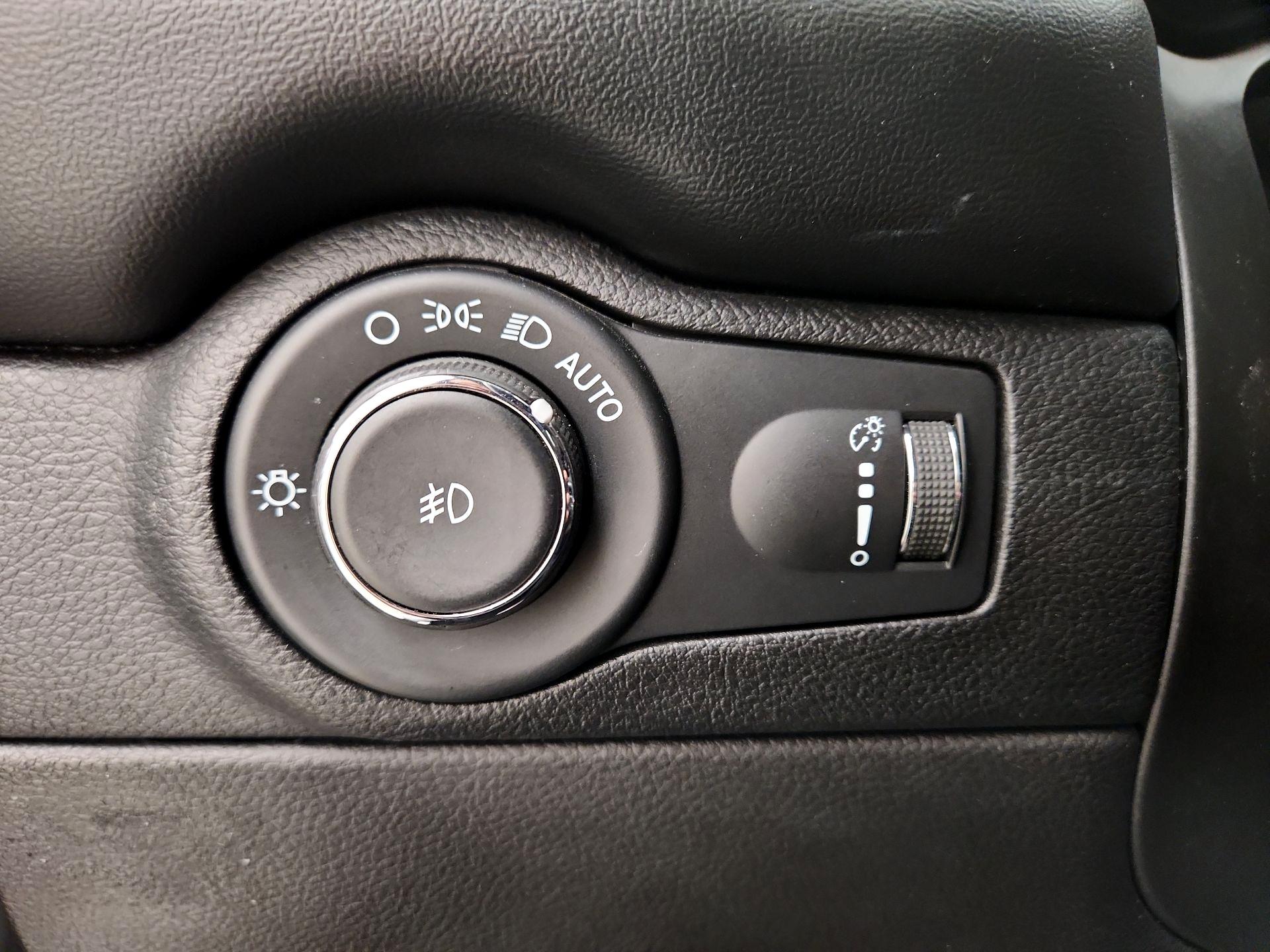 Thumbnail: 2021 Dodge Durango - 13