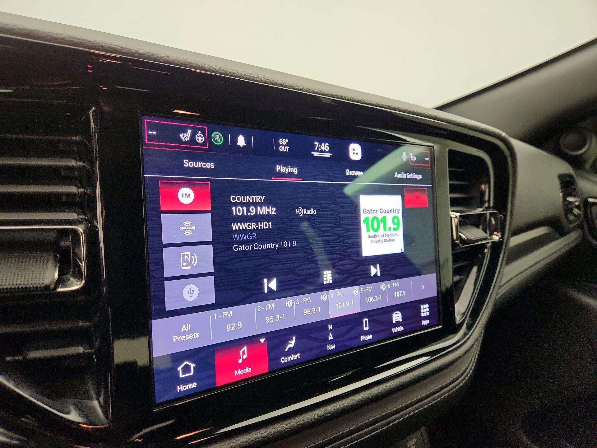 Thumbnail: 2021 Dodge Durango - 16