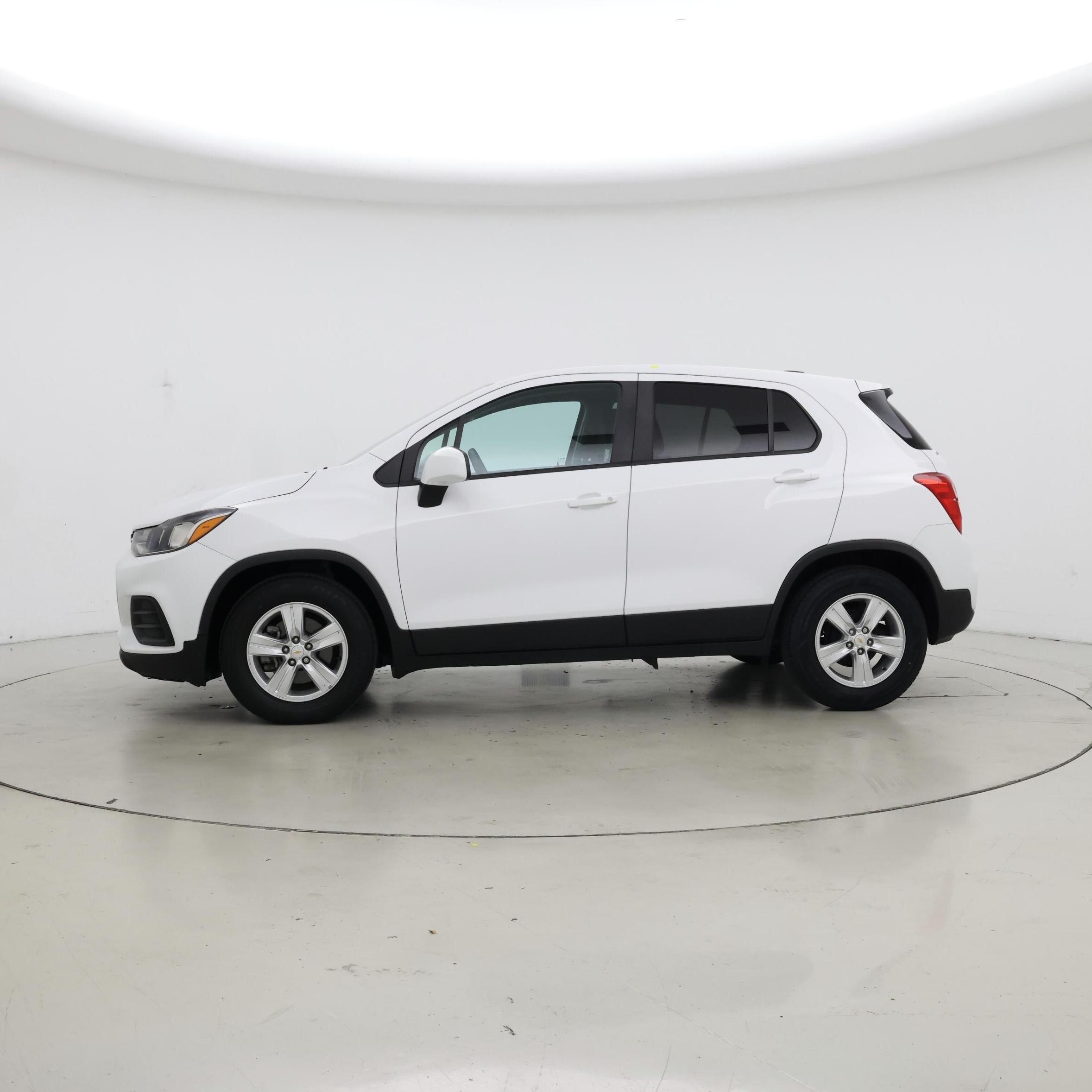 Thumbnail: 2020 Chevrolet Trax - 3