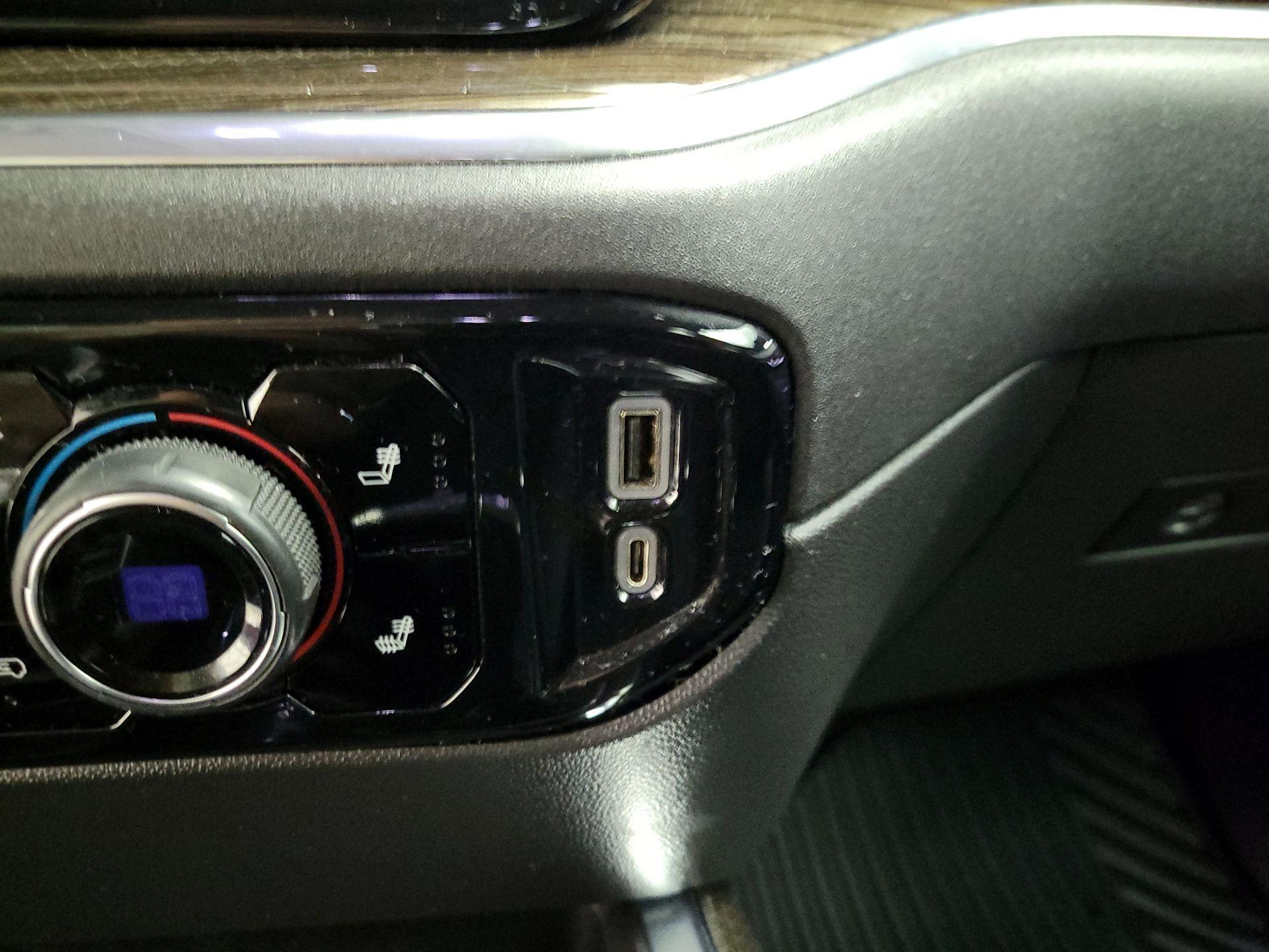 Thumbnail: 2022 Chevrolet Silverado 1500 - 19