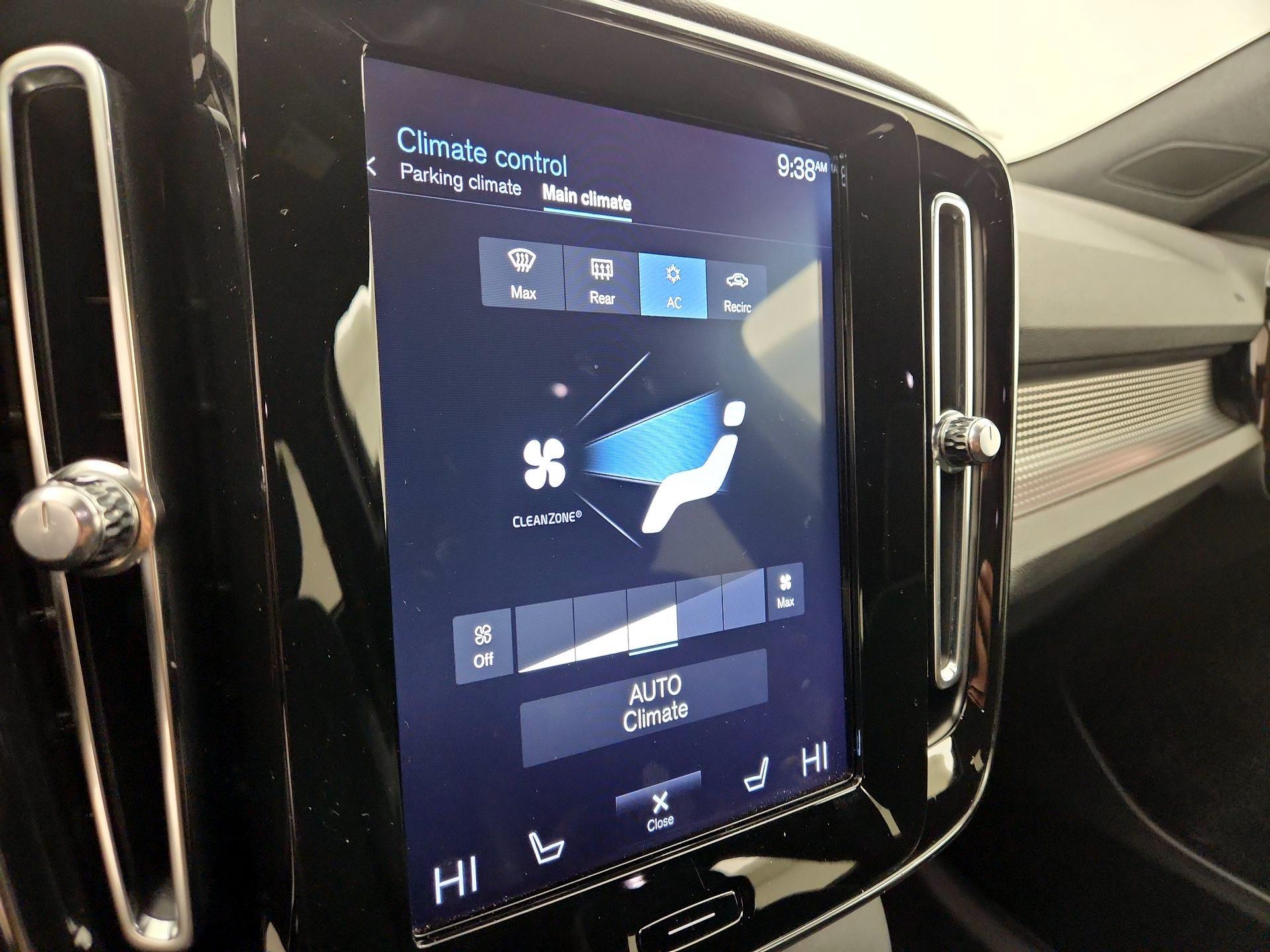 Thumbnail: 2020 Volvo XC40 - 17