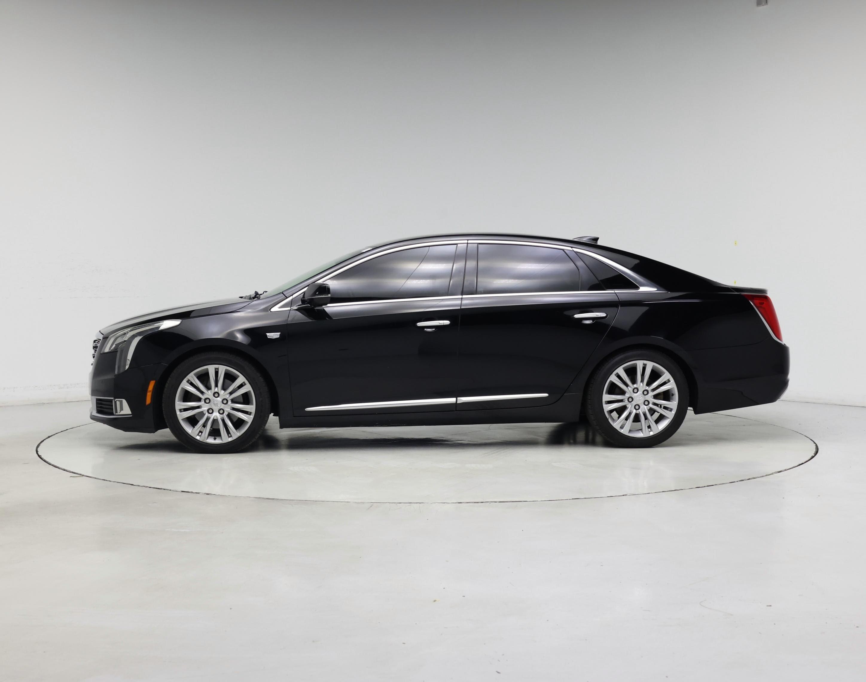 Thumbnail: 2019 Cadillac XTS - 3