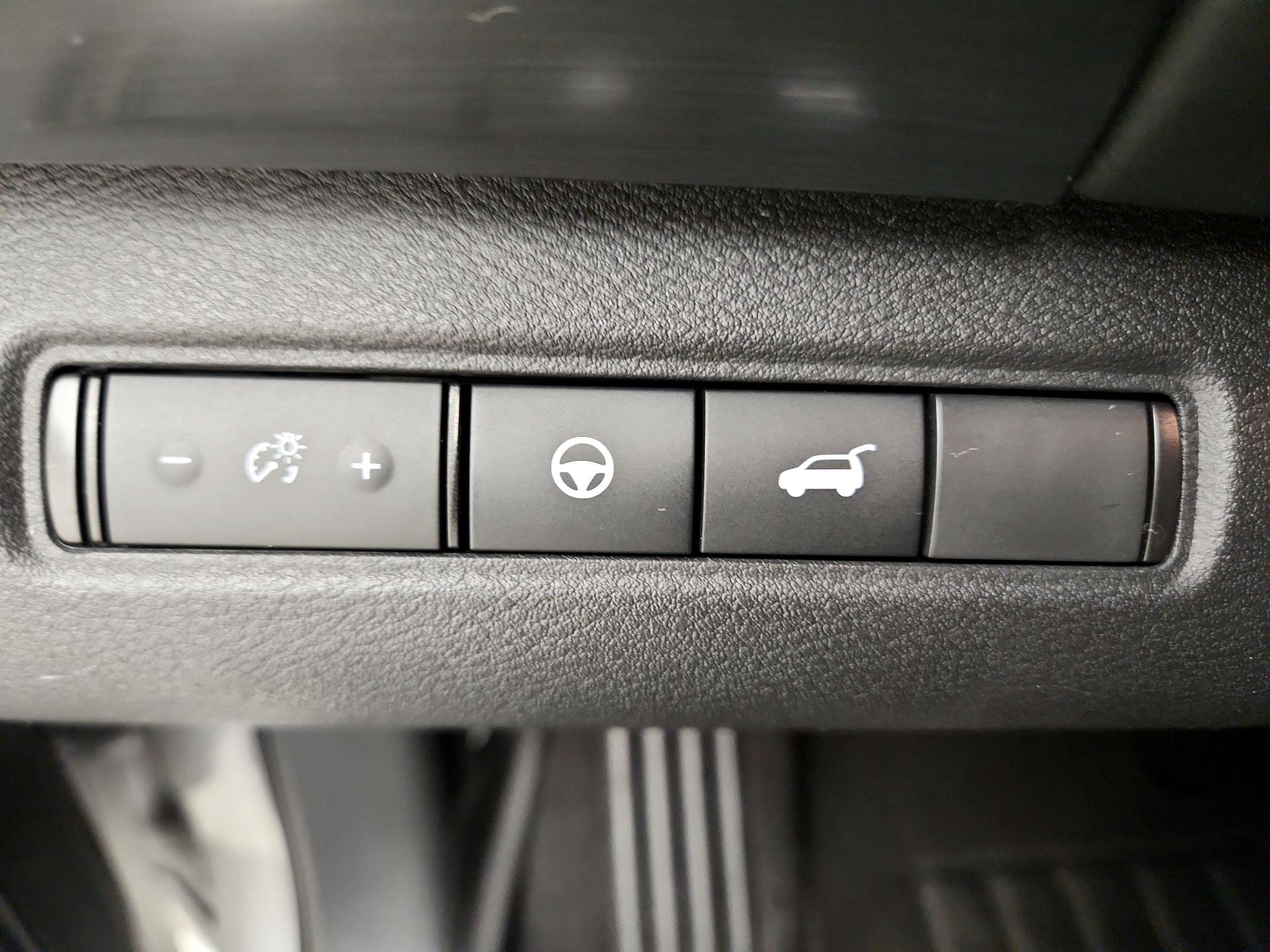 Thumbnail: 2022 Nissan Pathfinder - 13