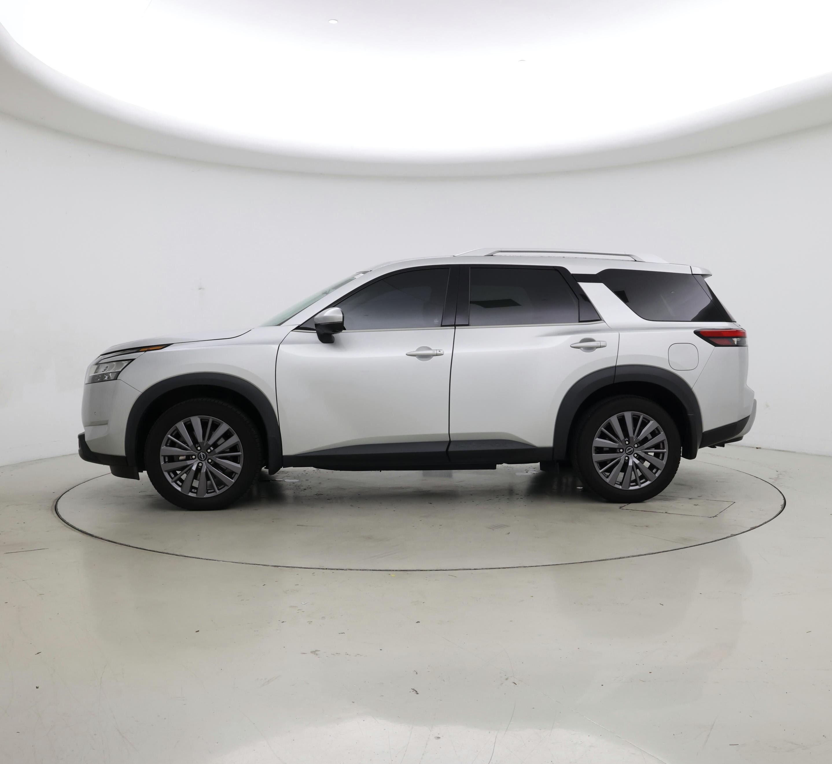 Thumbnail: 2022 Nissan Pathfinder - 3