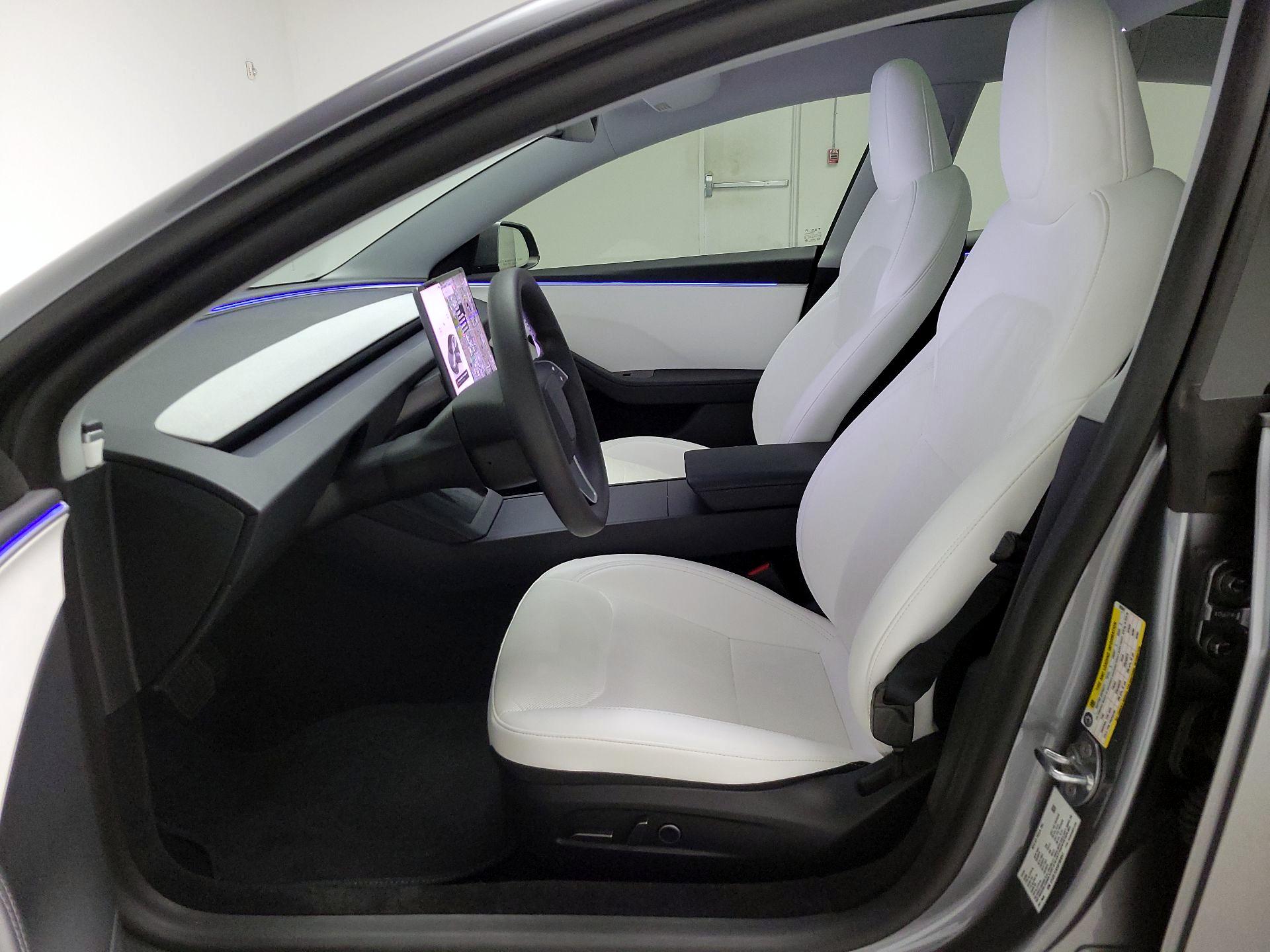 Thumbnail: 2025 Tesla Model 3 - 11