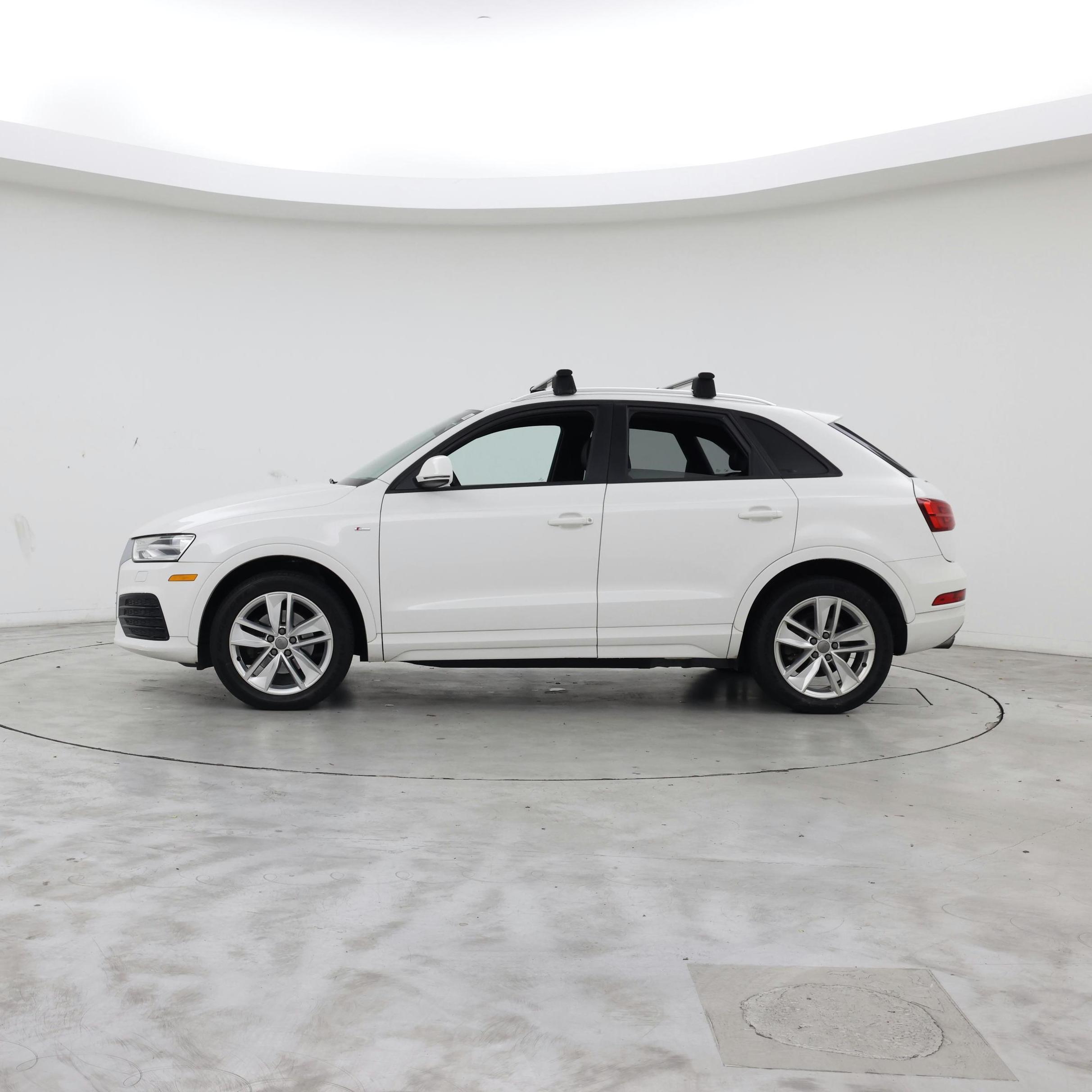 Thumbnail: 2018 Audi Q3 - 3
