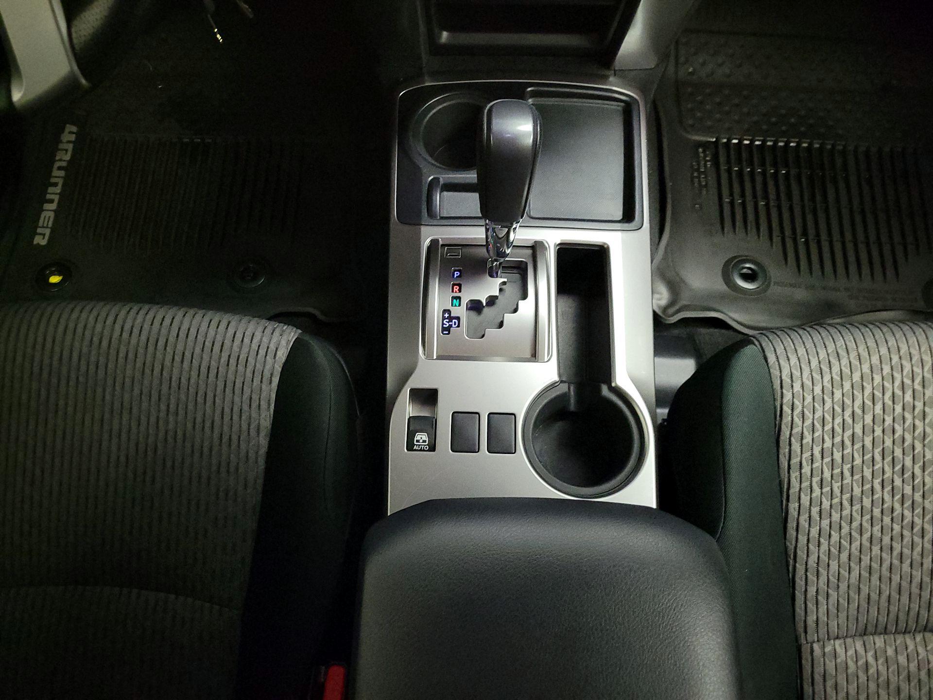 Thumbnail: 2019 Toyota 4Runner - 17