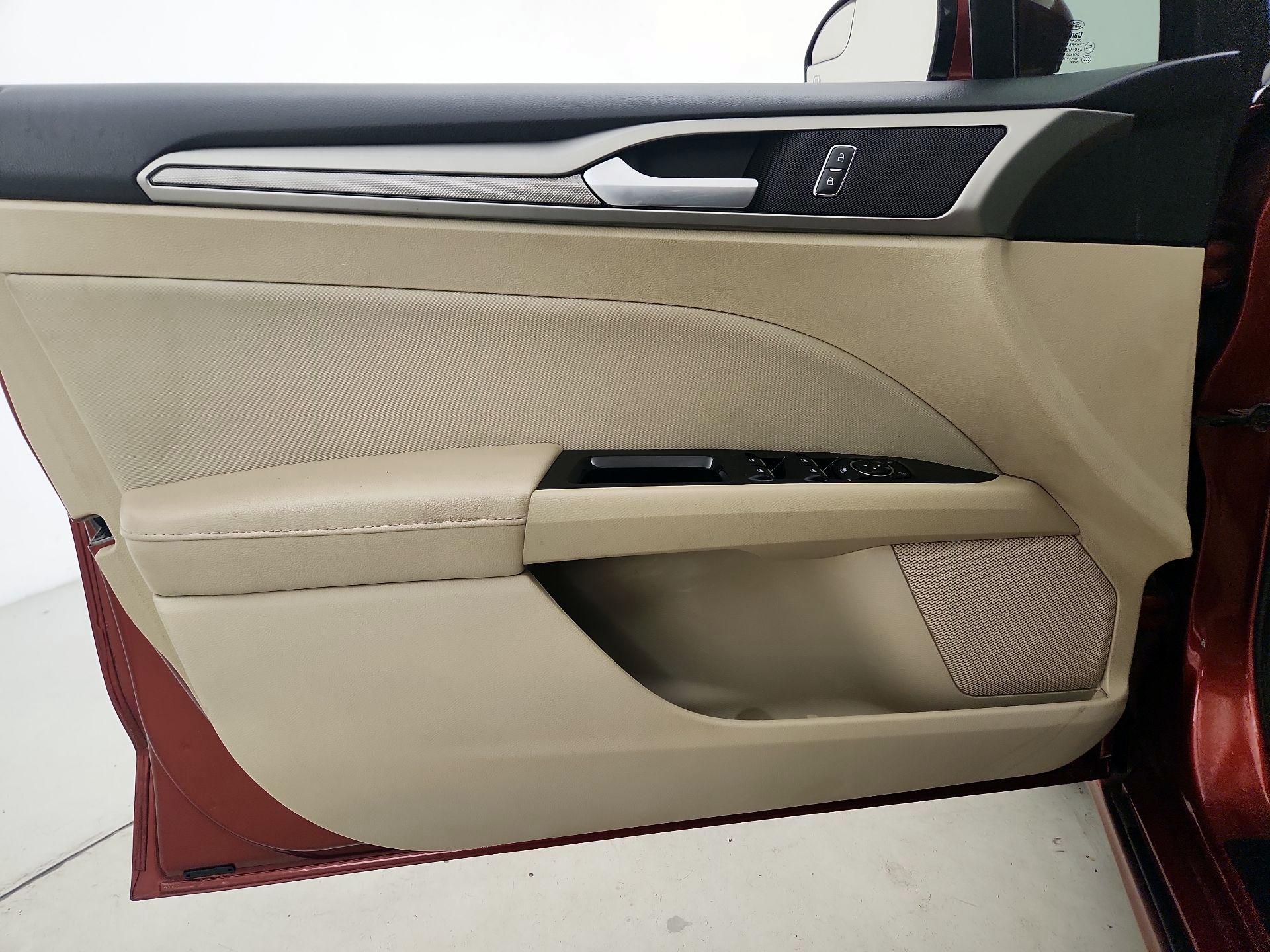 Thumbnail: 2014 Ford Fusion - 12