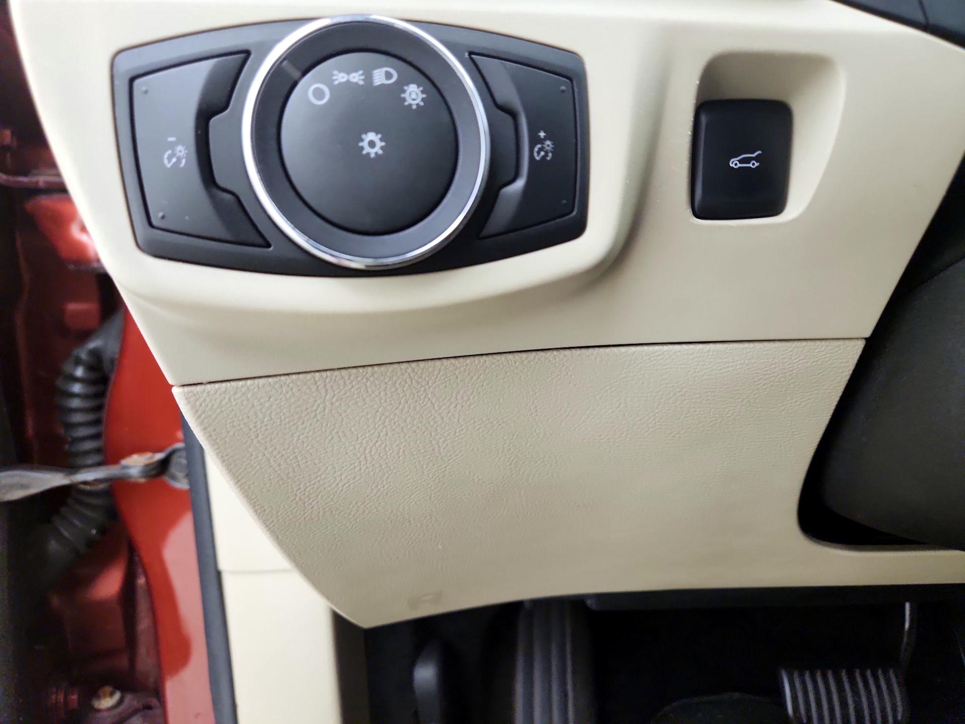 Thumbnail: 2014 Ford Fusion - 13