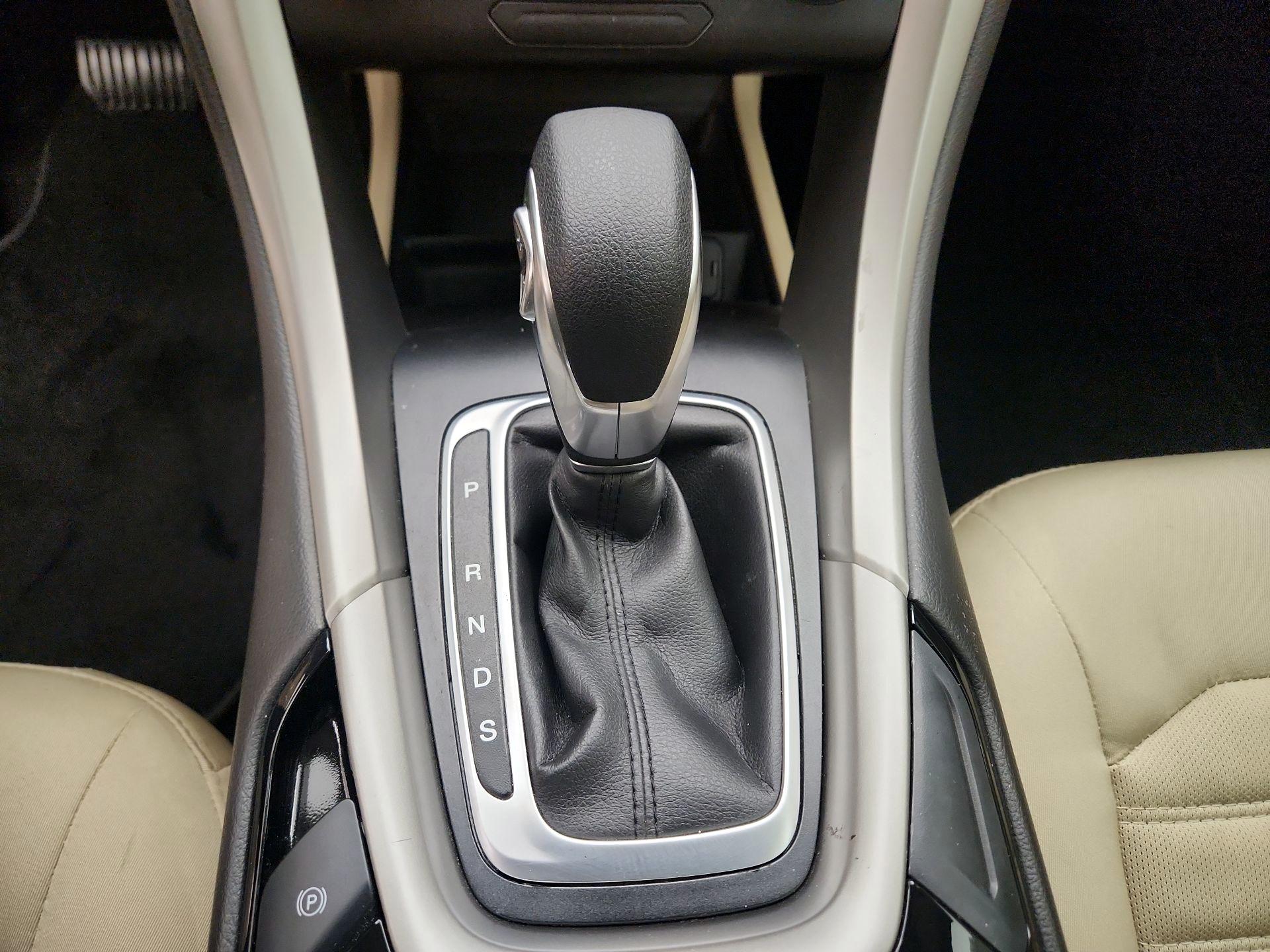 Thumbnail: 2014 Ford Fusion - 16