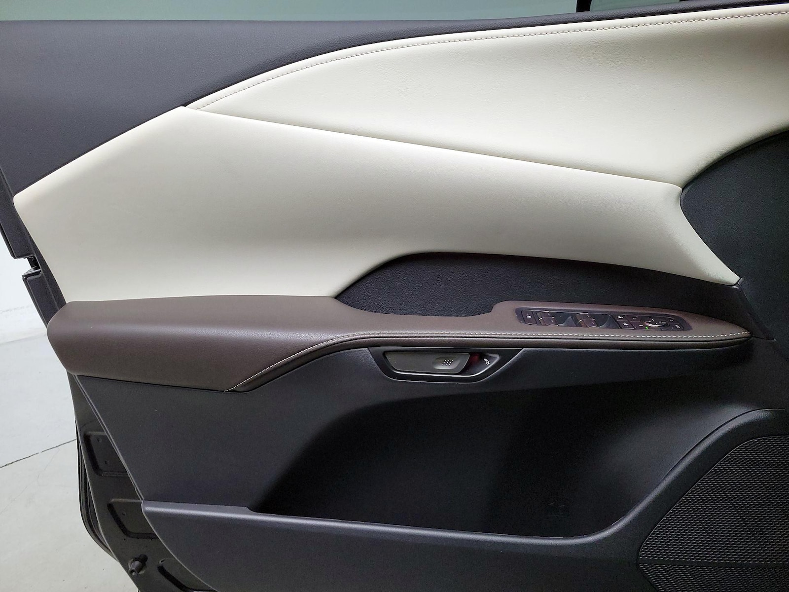 2025 Lexus RX Hybrid 350h - Photo 13