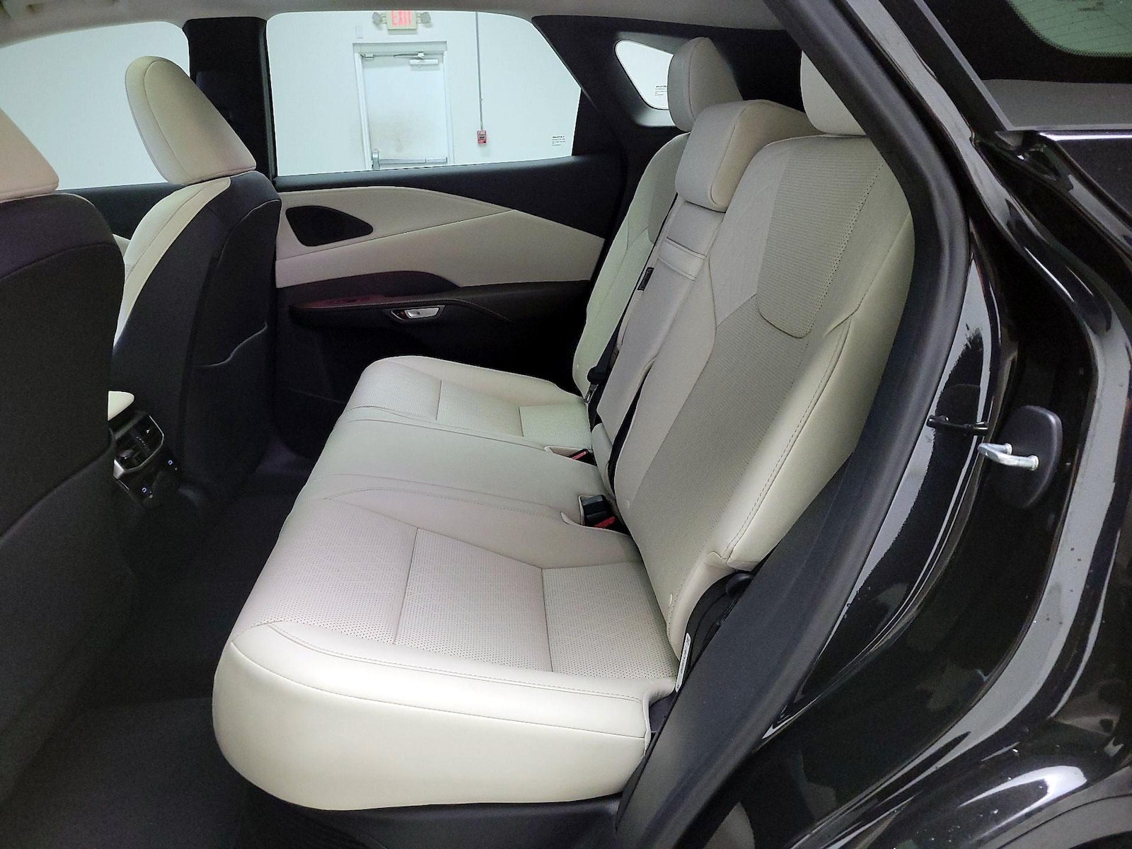 2025 Lexus RX Hybrid 350h - Photo 22