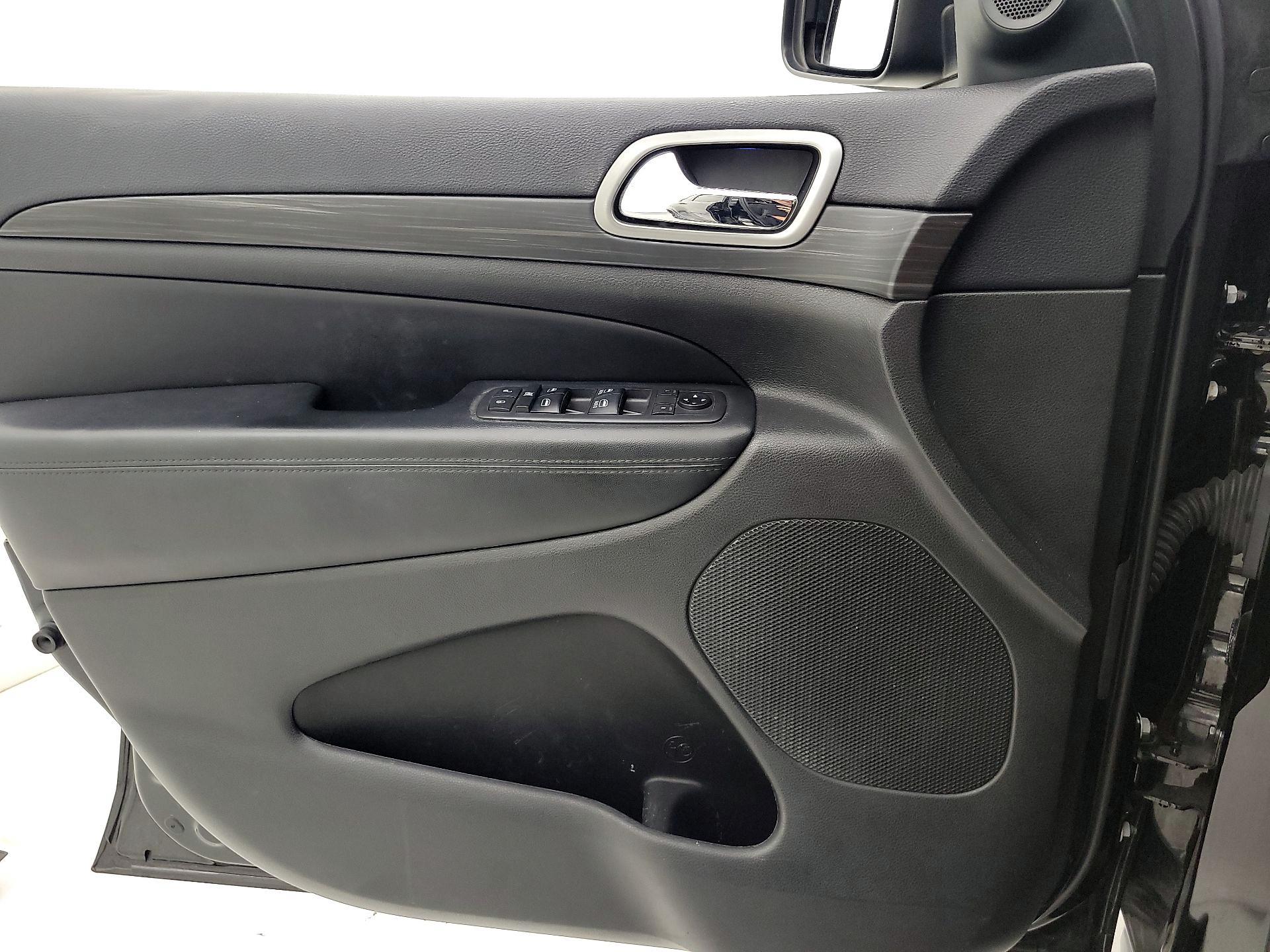 Thumbnail: 2019 Jeep Grand Cherokee - 12