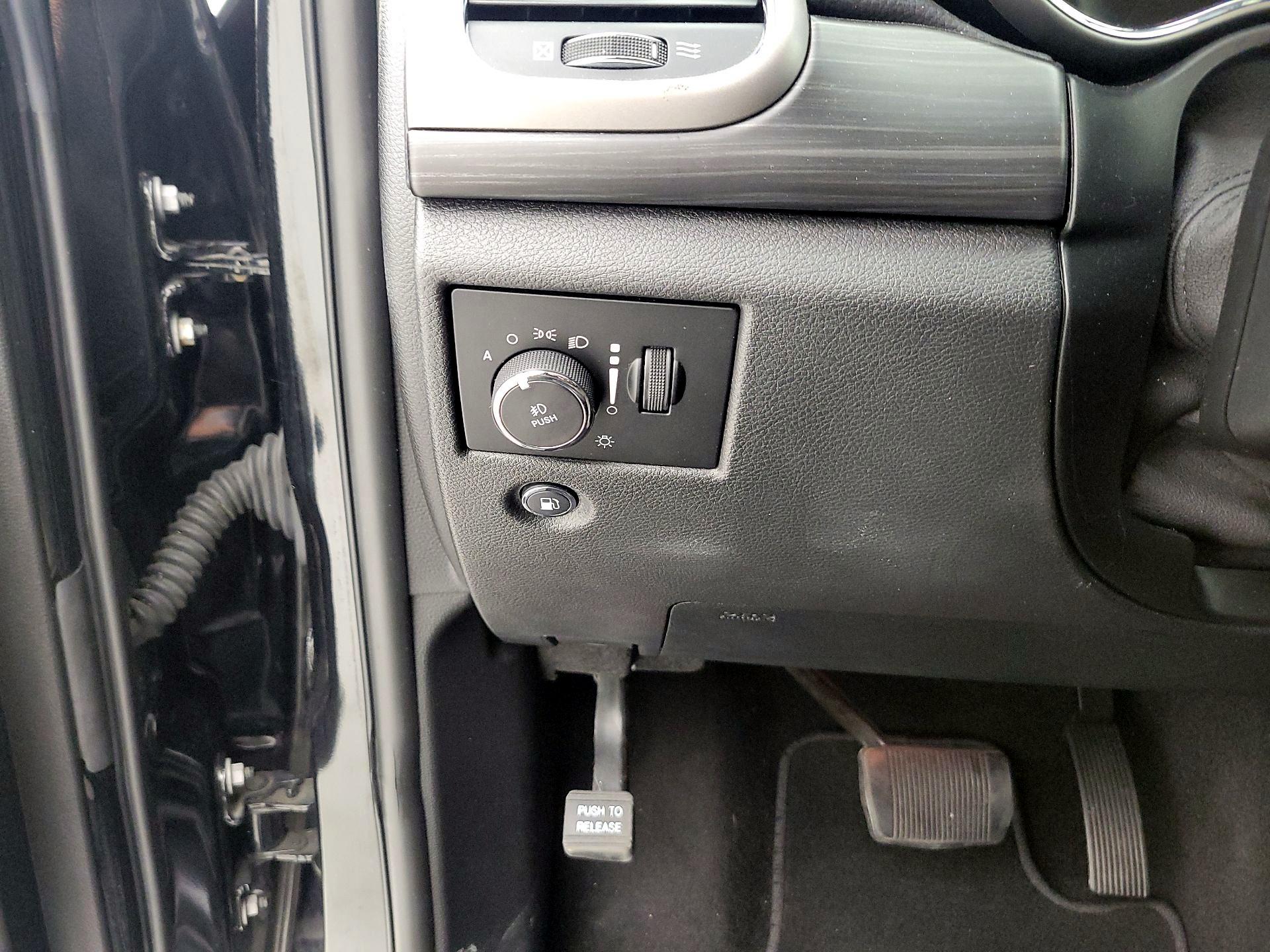 Thumbnail: 2019 Jeep Grand Cherokee - 13