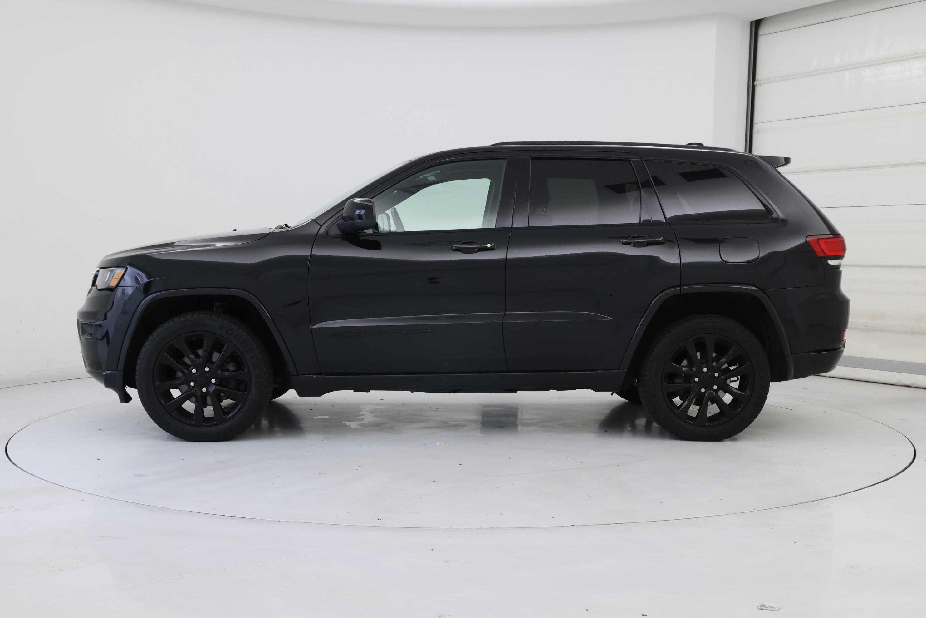 Thumbnail: 2019 Jeep Grand Cherokee - 3