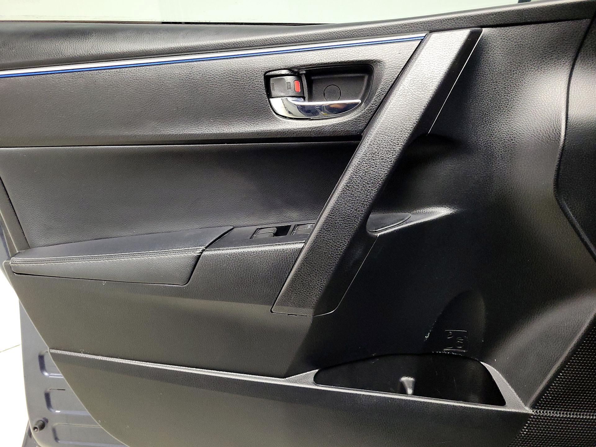 Thumbnail: 2015 Toyota Corolla - 12