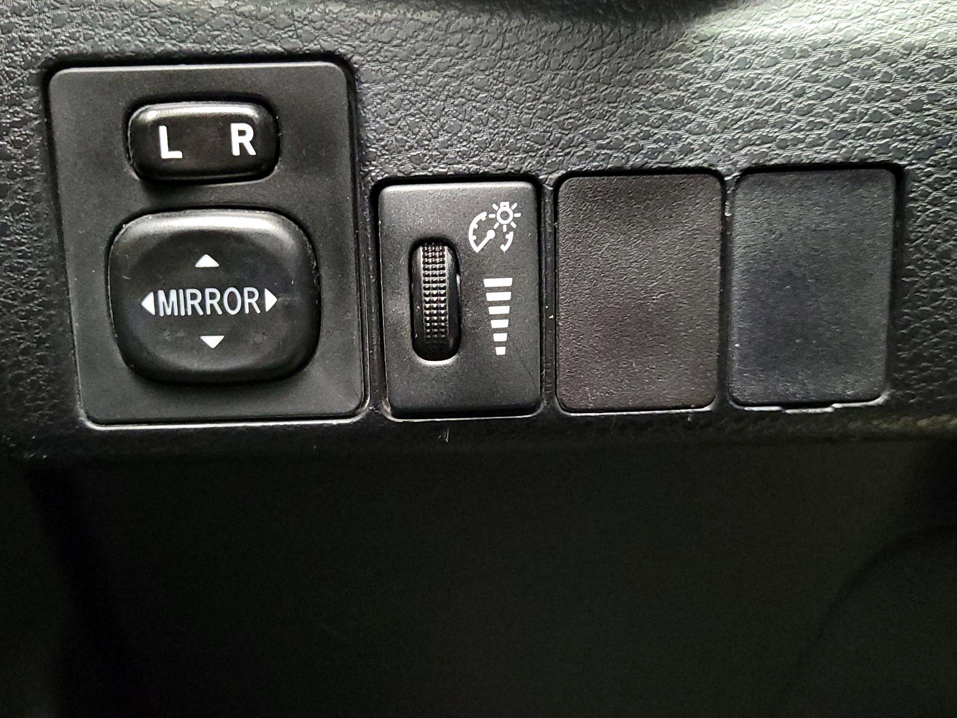 Thumbnail: 2015 Toyota Corolla - 13