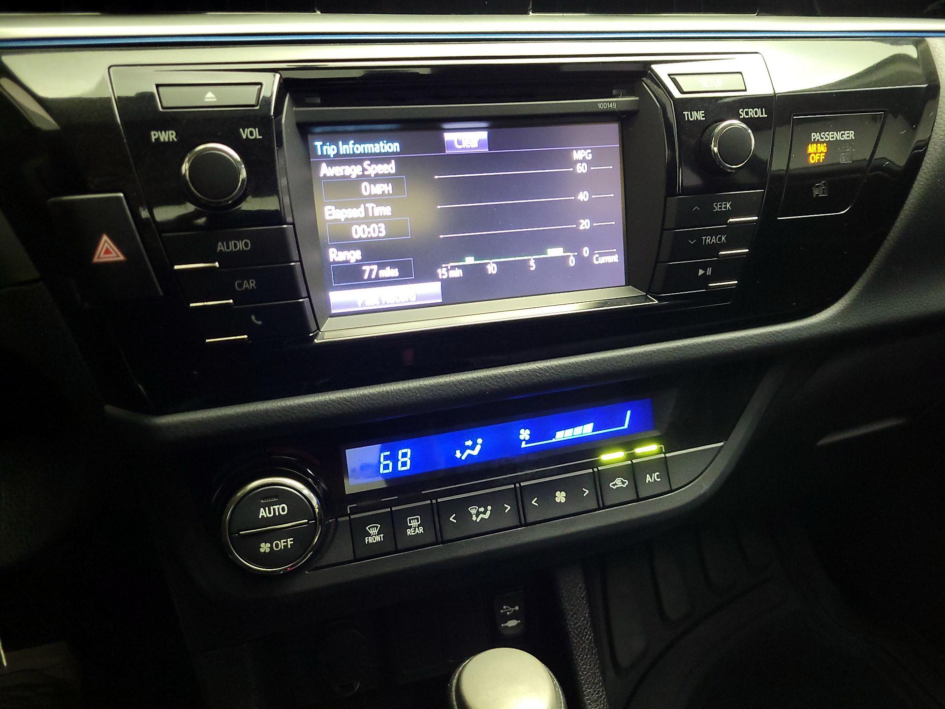 Thumbnail: 2015 Toyota Corolla - 15