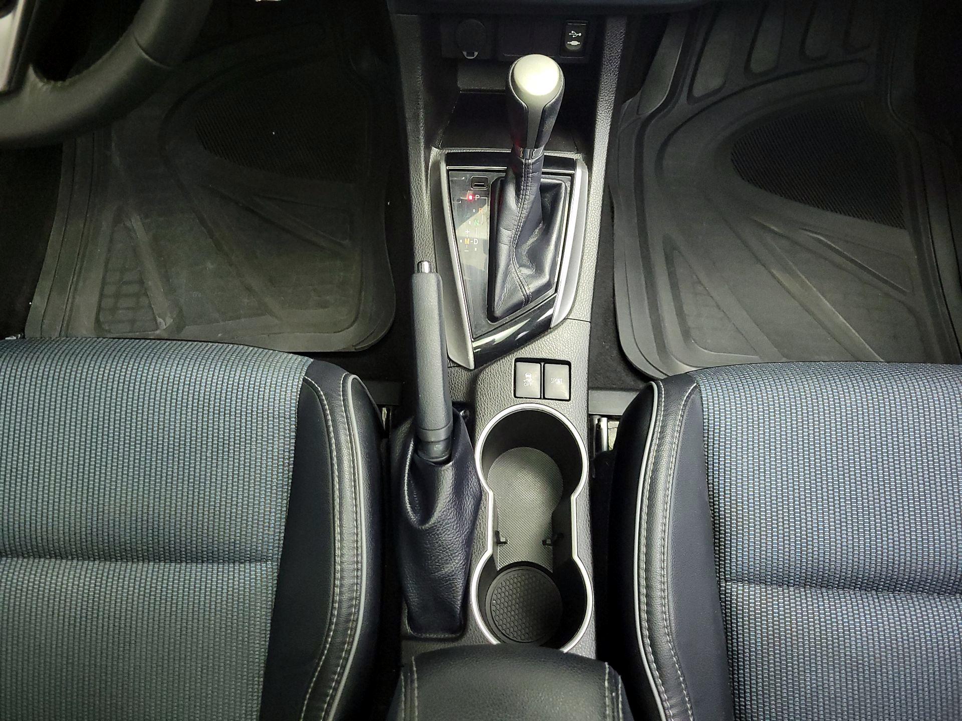 Thumbnail: 2015 Toyota Corolla - 17