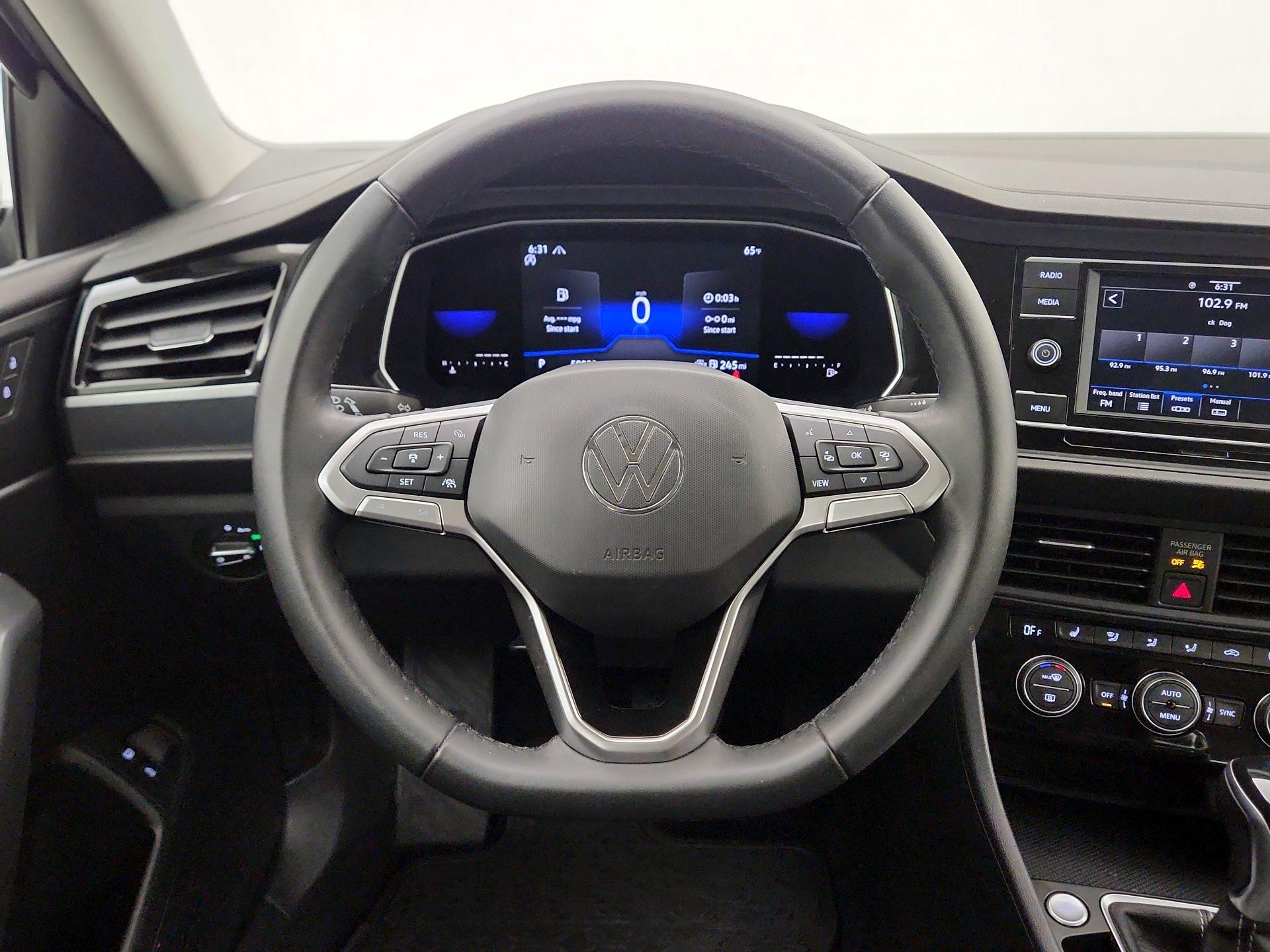 Thumbnail: 2022 Volkswagen Jetta - 10