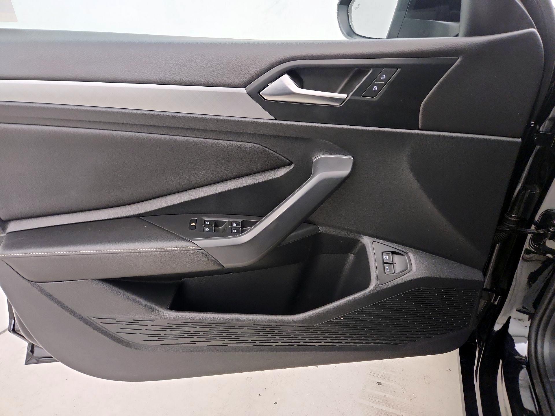 Thumbnail: 2022 Volkswagen Jetta - 12