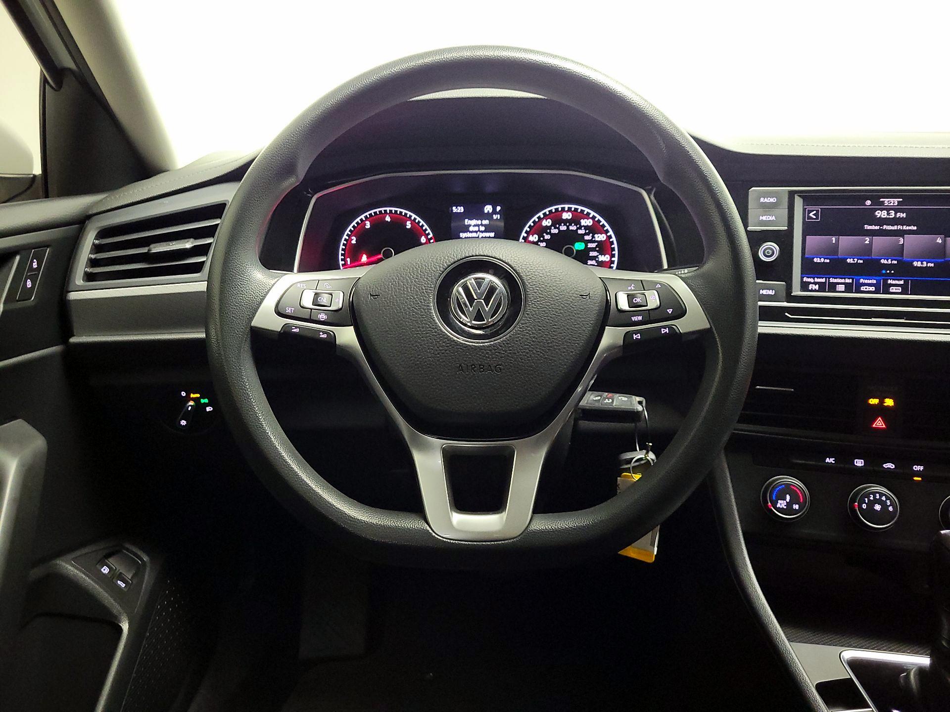 Thumbnail: 2021 Volkswagen Jetta - 10